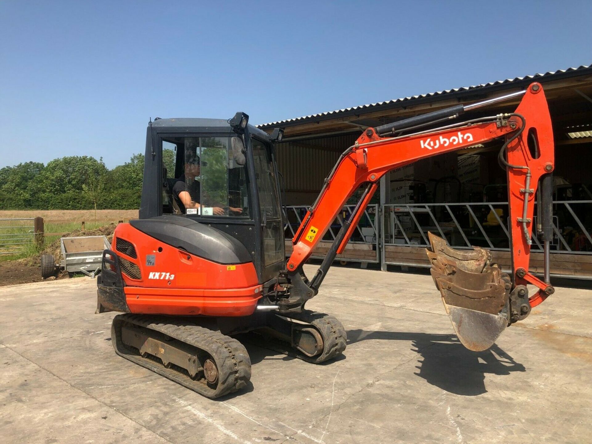 2014 KUBOTA KX71-3 EXCAVATOR, 1907 HOURS, QUICK HITCH, 2 SPEED TRACKING C/W 4 BUCKETS FULL GLASS CAB - Image 5 of 10