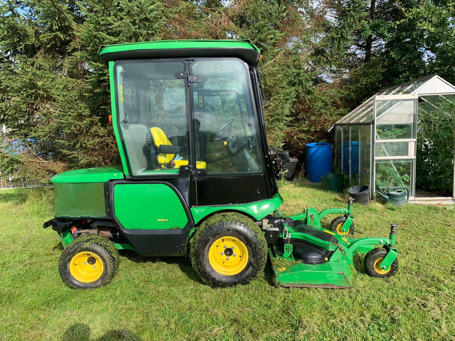 JOHN DEERE 1565 SERIES II DIESEL MOWER C/W FULL GLASS CAB & FASTBACK COMMERCIAL 62" FRONT DECK