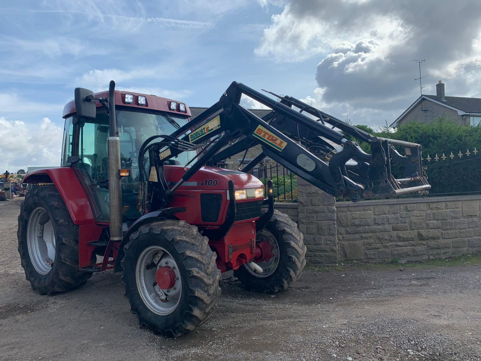 2002 CASE IH CX100 DELUXE MODEL 100 HP 4WD DIESEL TRACTOR C/W FRONT ATTACHMENT, CAB HEATER - Image 2 of 12