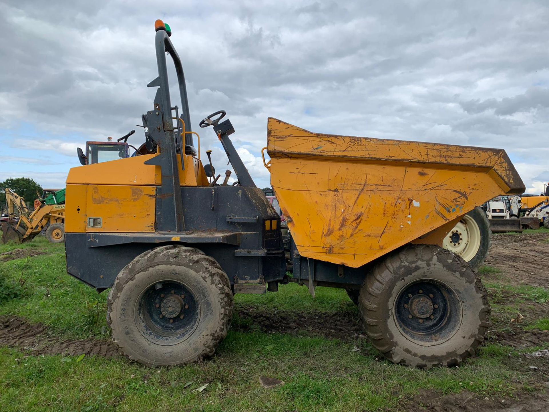 2010 TEREX TA9 STRAIGHT TIP 9 TON DUMPER, RUNS, WORKS AND TIPS *PLUS VAT* - Image 3 of 11