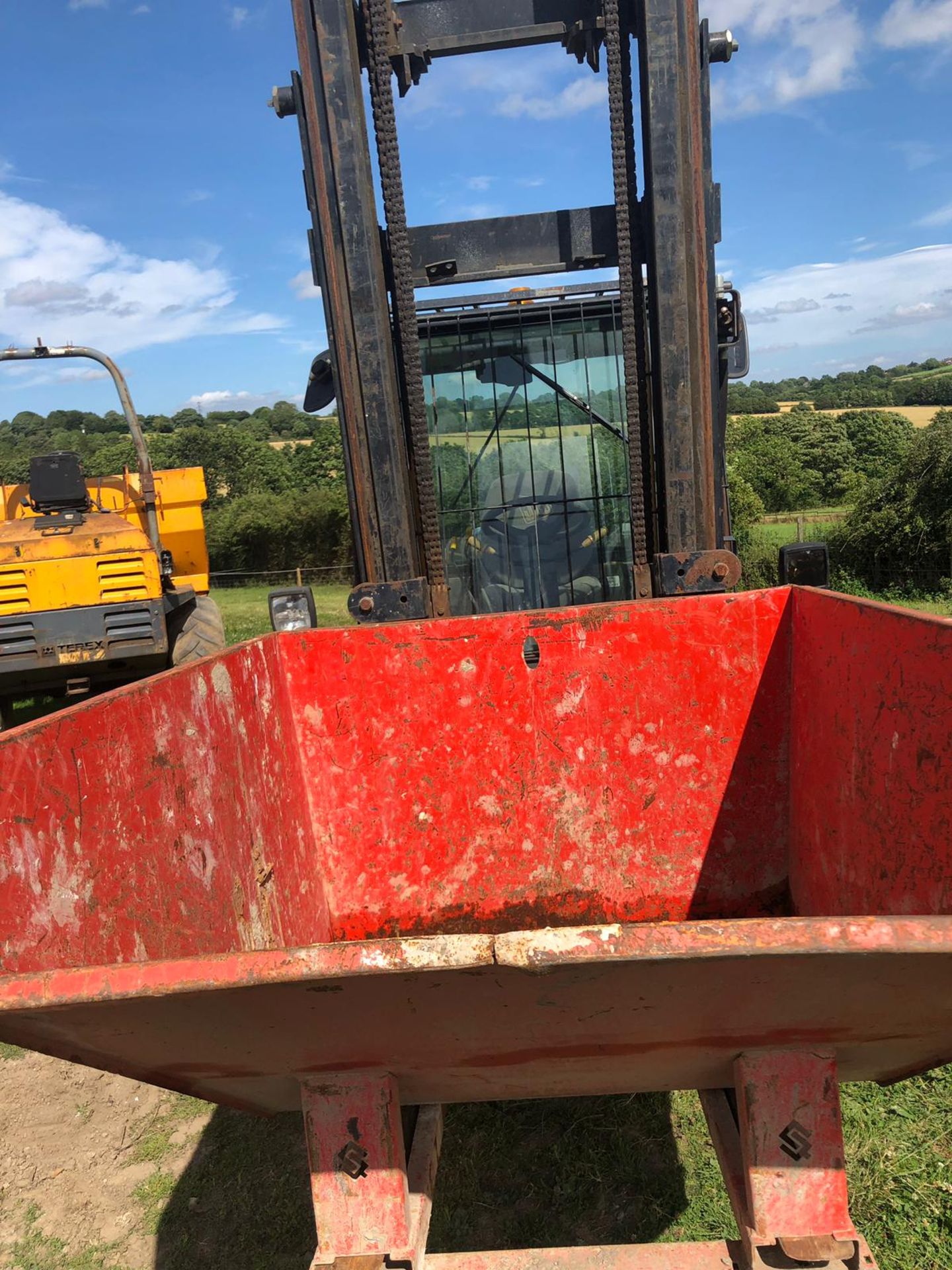 FORKLIFT SKIP, CHOICE OF 10 *PLUS VAT* - Image 2 of 4