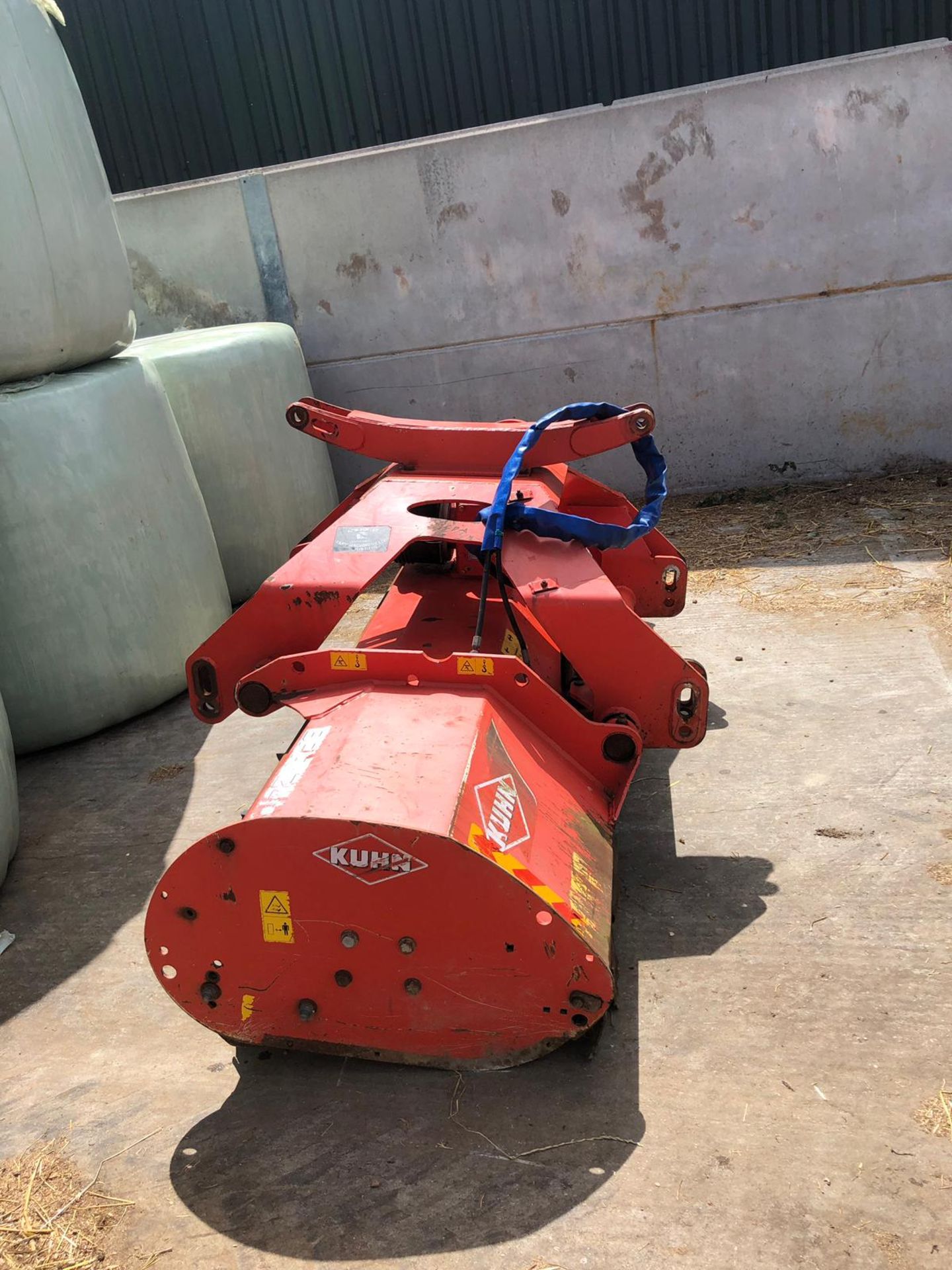 KUHN BPR 240 FLAIL MOWER, YEAR 2011, CAN BE PUT ON THE FRONT OR REAR OF A TRACTOR, IN WORKING ORDER - Image 3 of 6