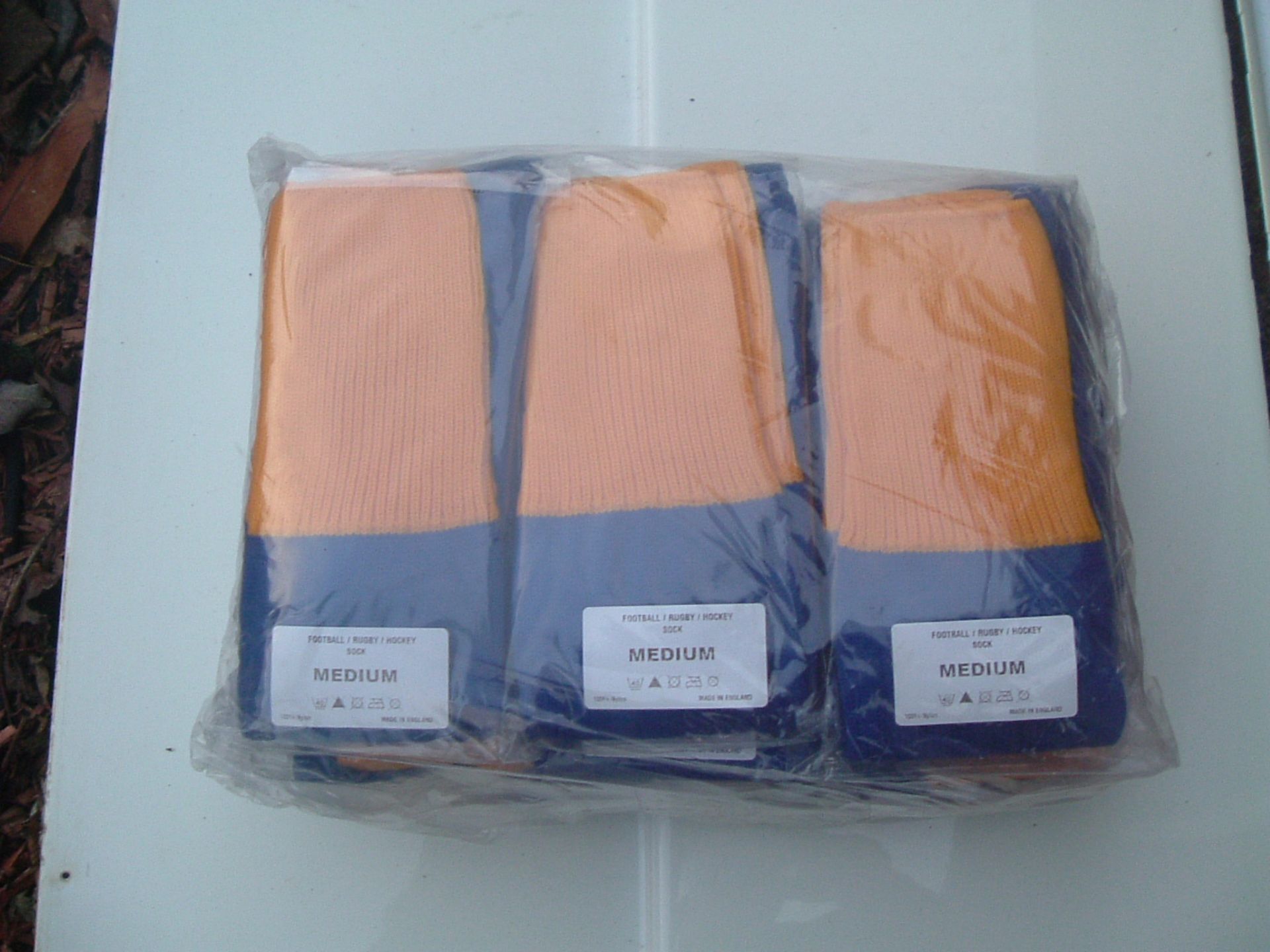 100 PAIR FOOTBALL SOCKS ALL NEW SIZE 6-11 *NO VAT* - Image 3 of 4