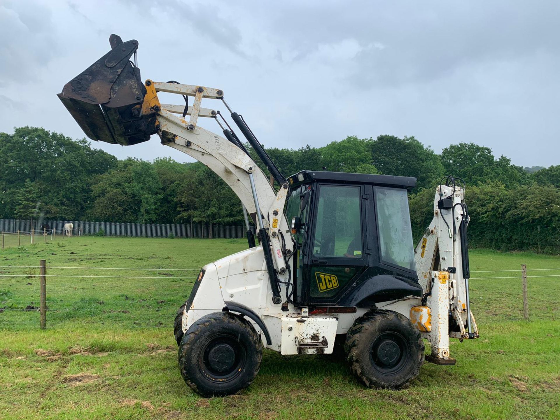 2012 JCB 2CXSM 4WS BACKHOE LOADER, RUNS, WORKS LIFTS AND DIGS *PLUS VAT* - Image 3 of 13