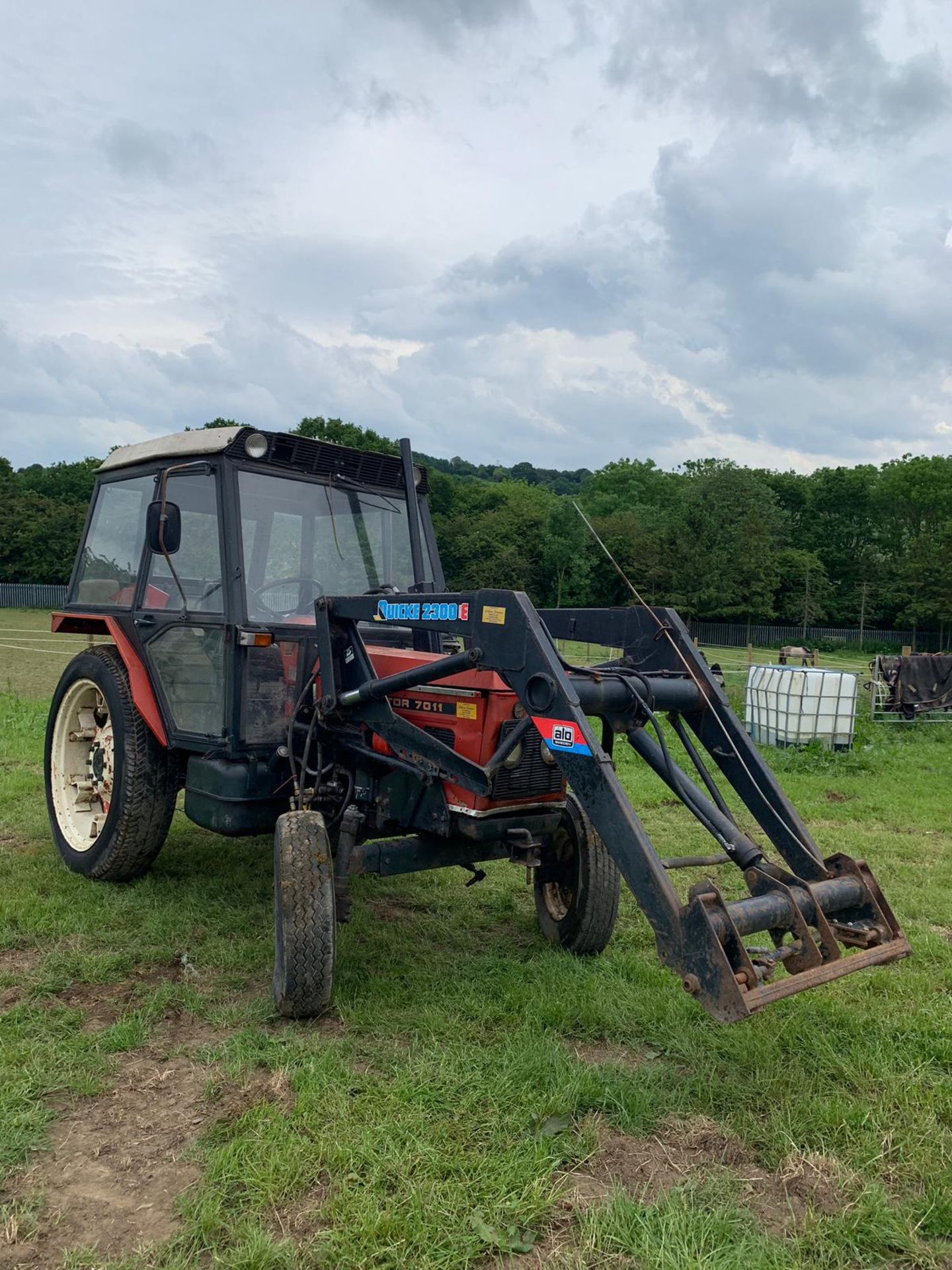 ZETOR 7011 TRACTOR C/W QUICKE 2300 E FRONT LOADER ATTACHMENT *PLUS VAT* - Bild 2 aus 11