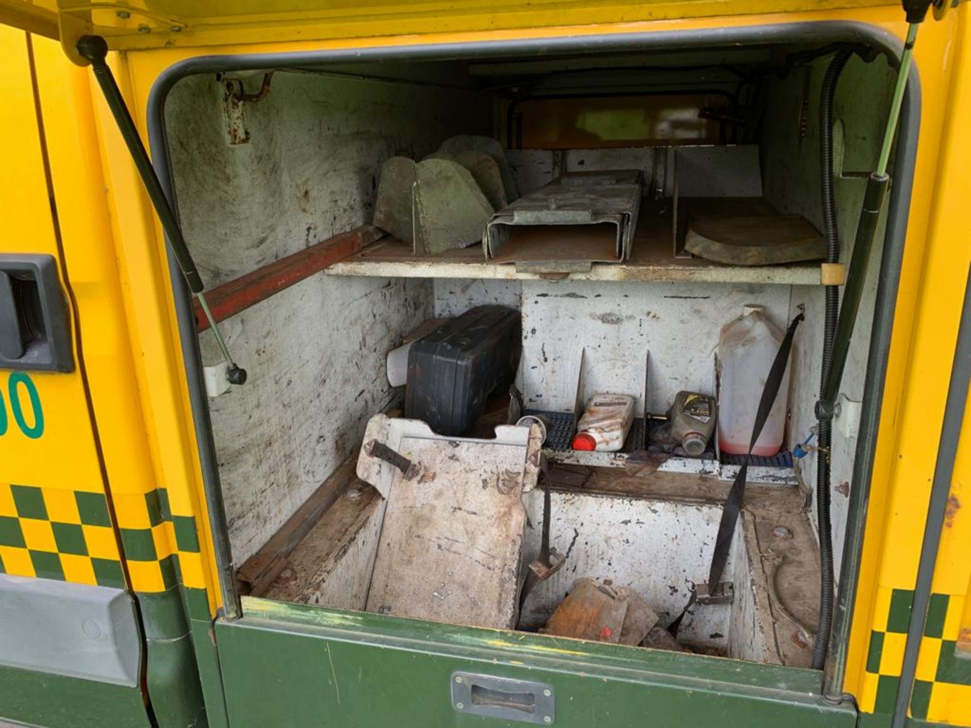 EX AA 2002 IVECO-FORD DAILY YELLOW 2.8 DIESEL BREAKDOWN RECOVERY TRUCK SPEC LIFT *PLUS VAT* - Image 17 of 24