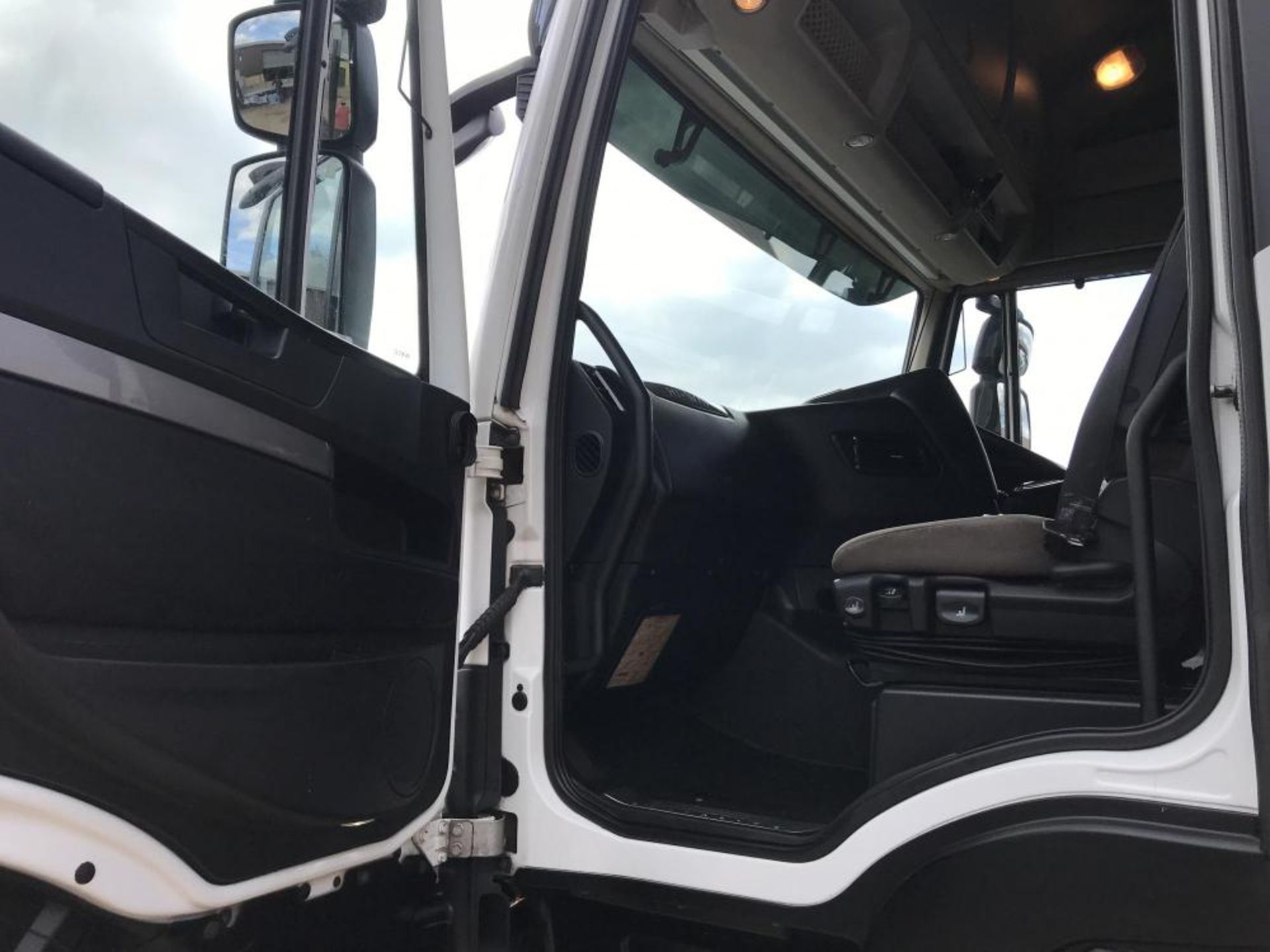 2014/14 REG IVECO STRALIS 440 EURO 5 6X2 TRACTOR UNIT AUTO GEARBOX SLEEPER CAB *PLUS VAT* - Bild 7 aus 23