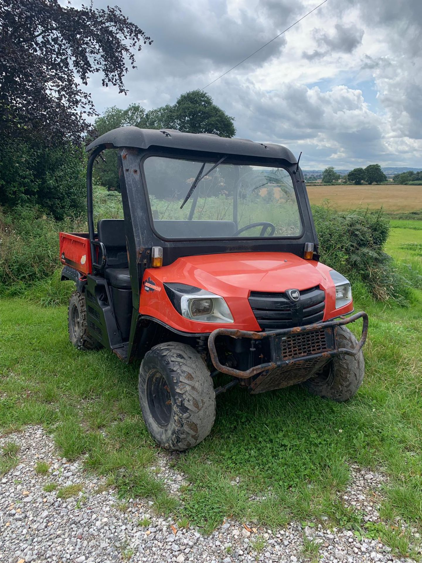 60 REG KIOTI MECHRON 2200 DIESEL 4X4 UTV TIPPER TOW BAR, RUNS AND WORKS, SHOWING 3367 HRS *PLUS VAT* - Image 4 of 13