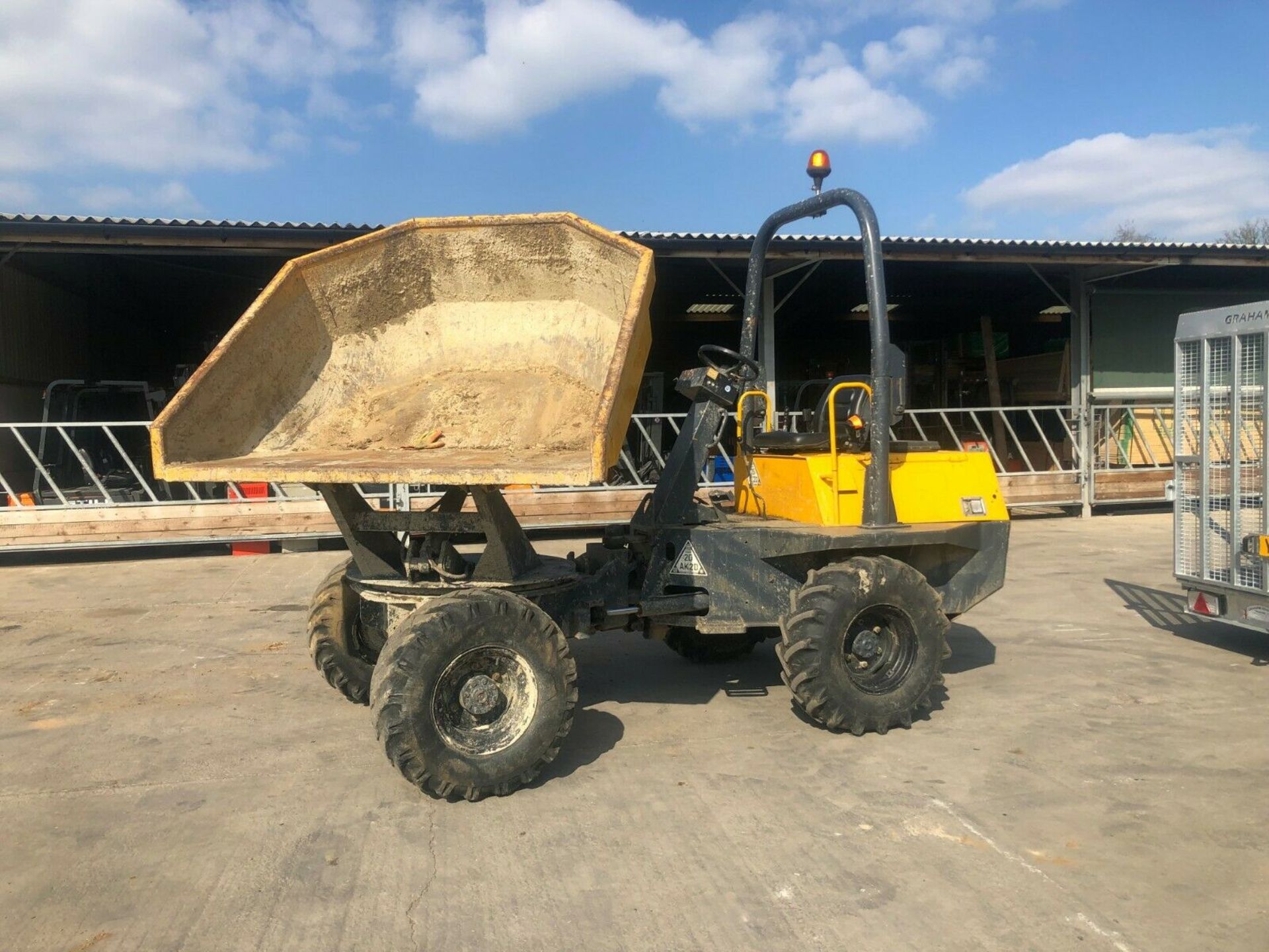 TEREX 3 TONNE SWIVEL TIP DUMPER, 4 WHEEL DRIVE, YEAR 2008, KUBOTA 4 CYLINDER ENGINE *PLUS VAT* - Image 2 of 5