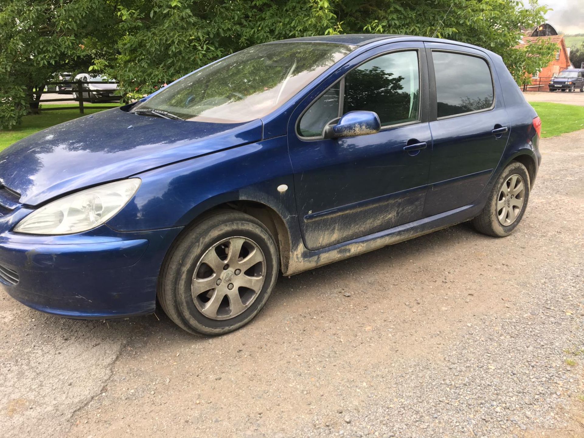 2004/04 REG PEUGEOT 307 S HDI 90 2.0 DIESEL 5 DOOR HATCHBACK, SHOWING 3 FORMER KEEPERS *NO VAT* - Image 3 of 12