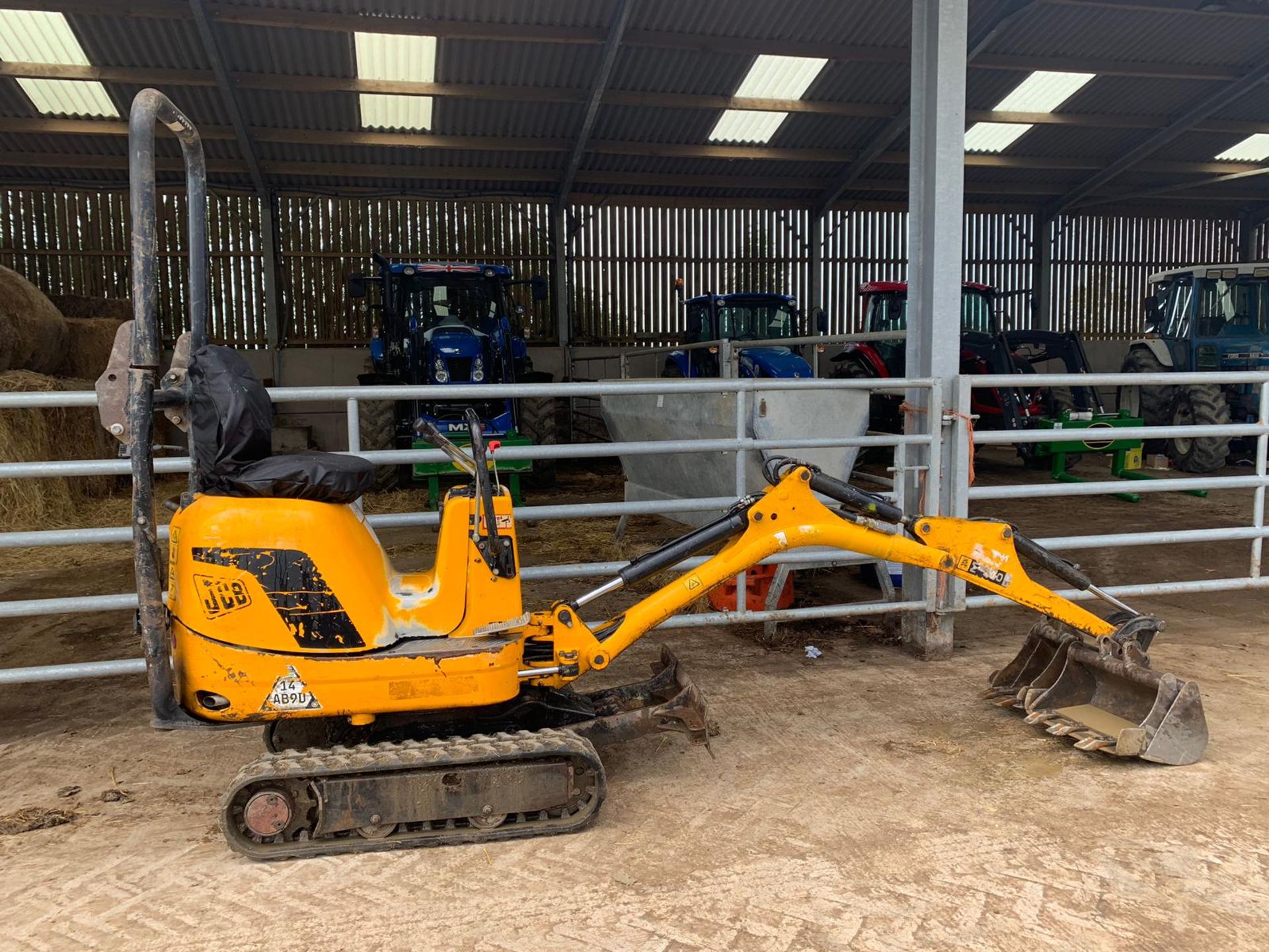 2010 JCB 808 TRACKED MICRO DIGGER C/W 3 X BUCKETS 950 KG, RUNS, WORKS & DIGS *PLUS VAT* - Bild 2 aus 12