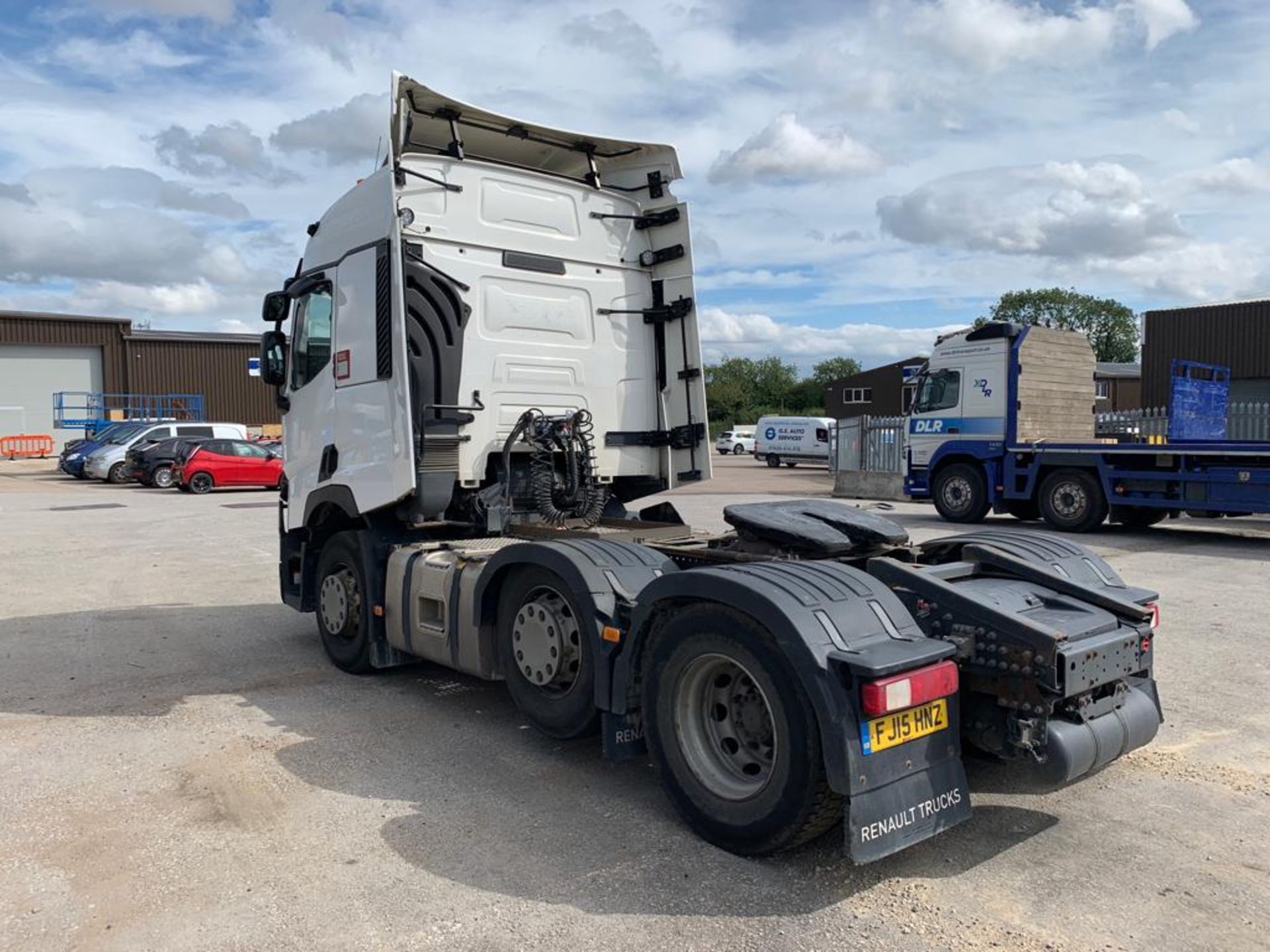 2015/15 REG RENAULT T460 COMFORT EURO 6 SLEEPER CAB (HEAVY HAULAGE UNIT), SHOWING 0 FORMER KEEPERS - Image 3 of 13