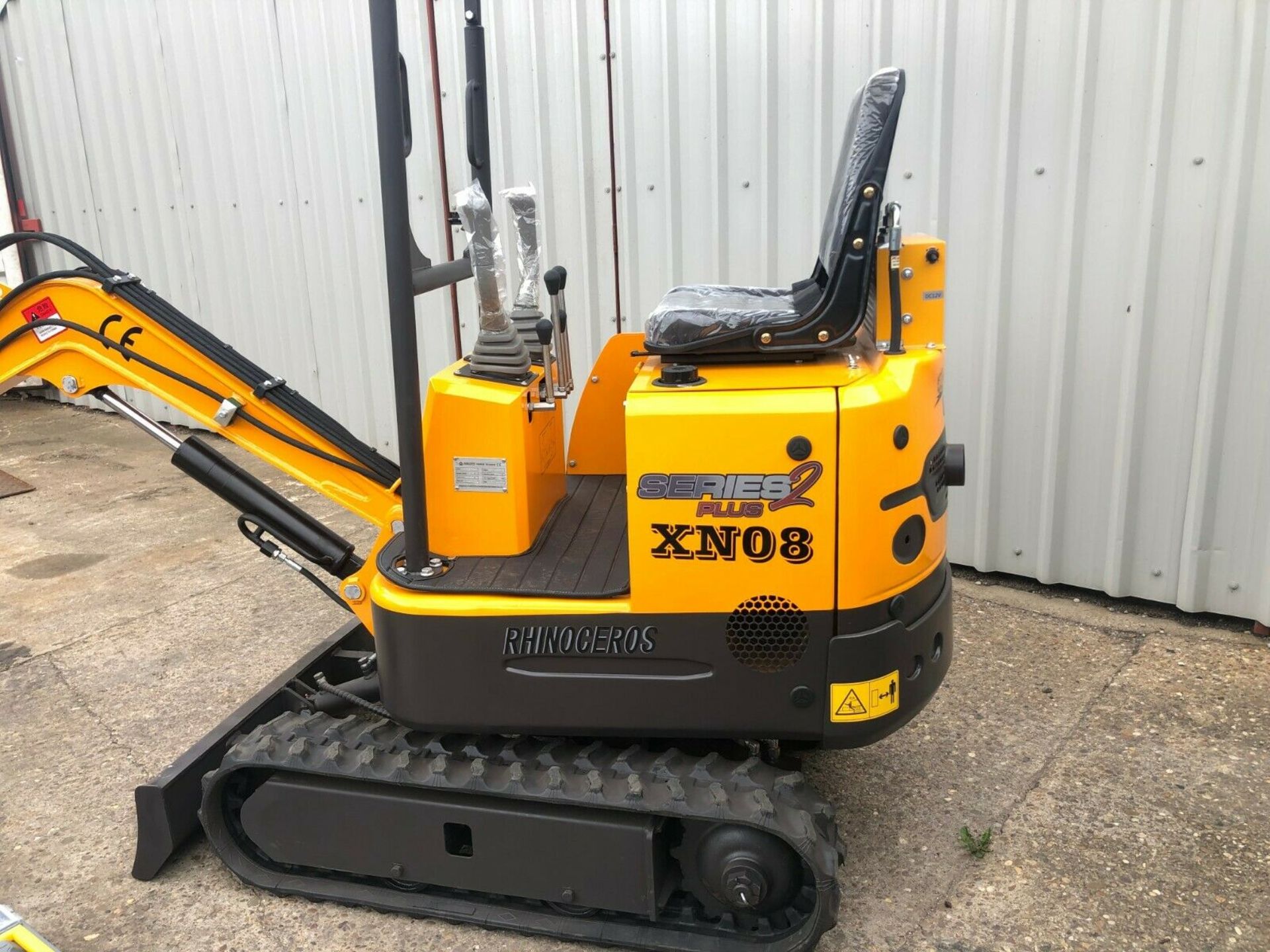 MINI EXCAVATOR BRAND NEW JUNE 2019, RHINOCEROS XN08, LATEST MODEL SERIES 2 PLUS 3 BUCKETS *PLUS VAT* - Bild 6 aus 10