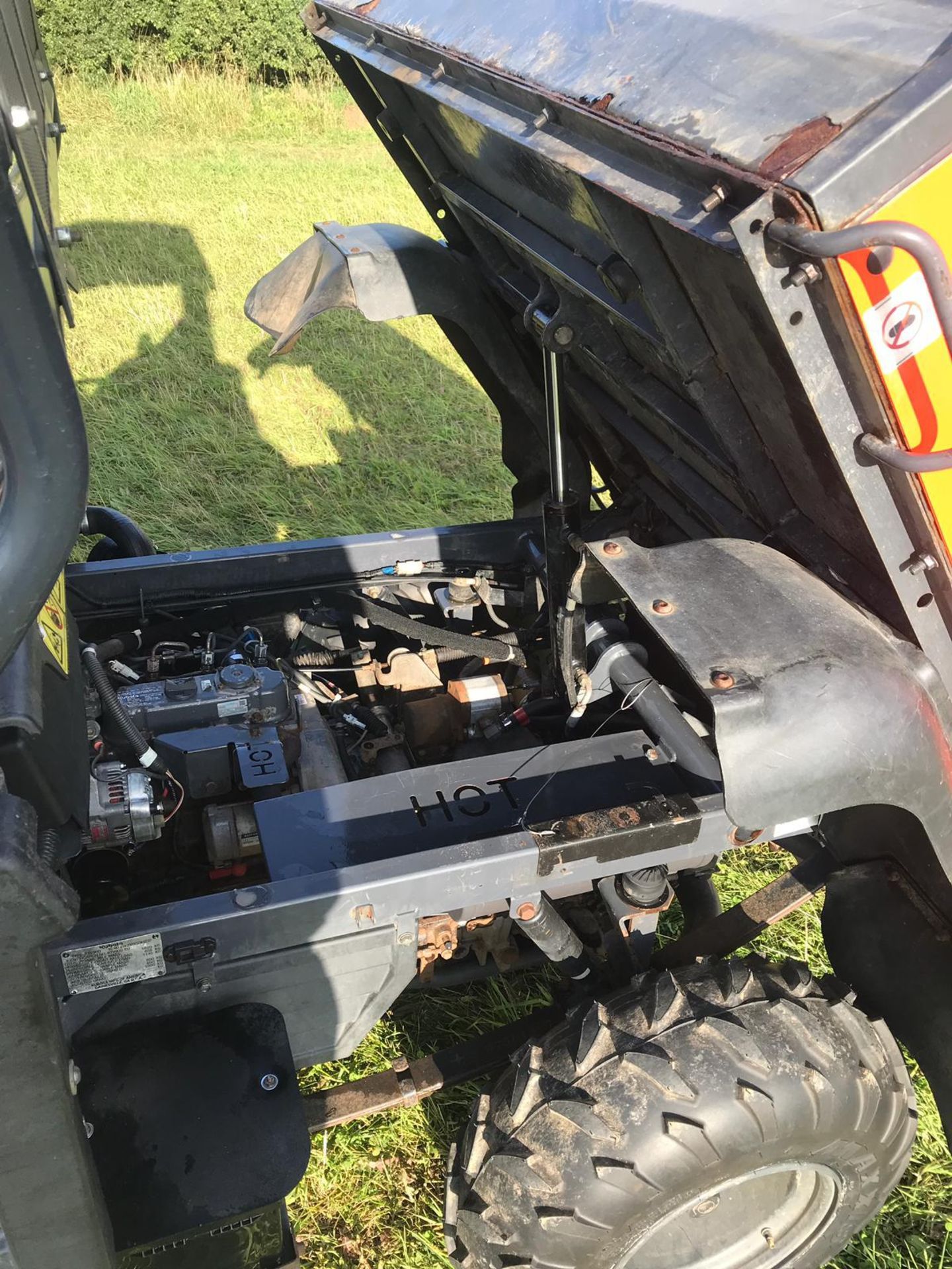 KUBOTA RTV 900 UTILITY VEHICLE 4X4 ROAD REGISTERED, TAXED READY FOR ROAD, HYDRAULIC TIP *PLUS VAT* - Image 5 of 9