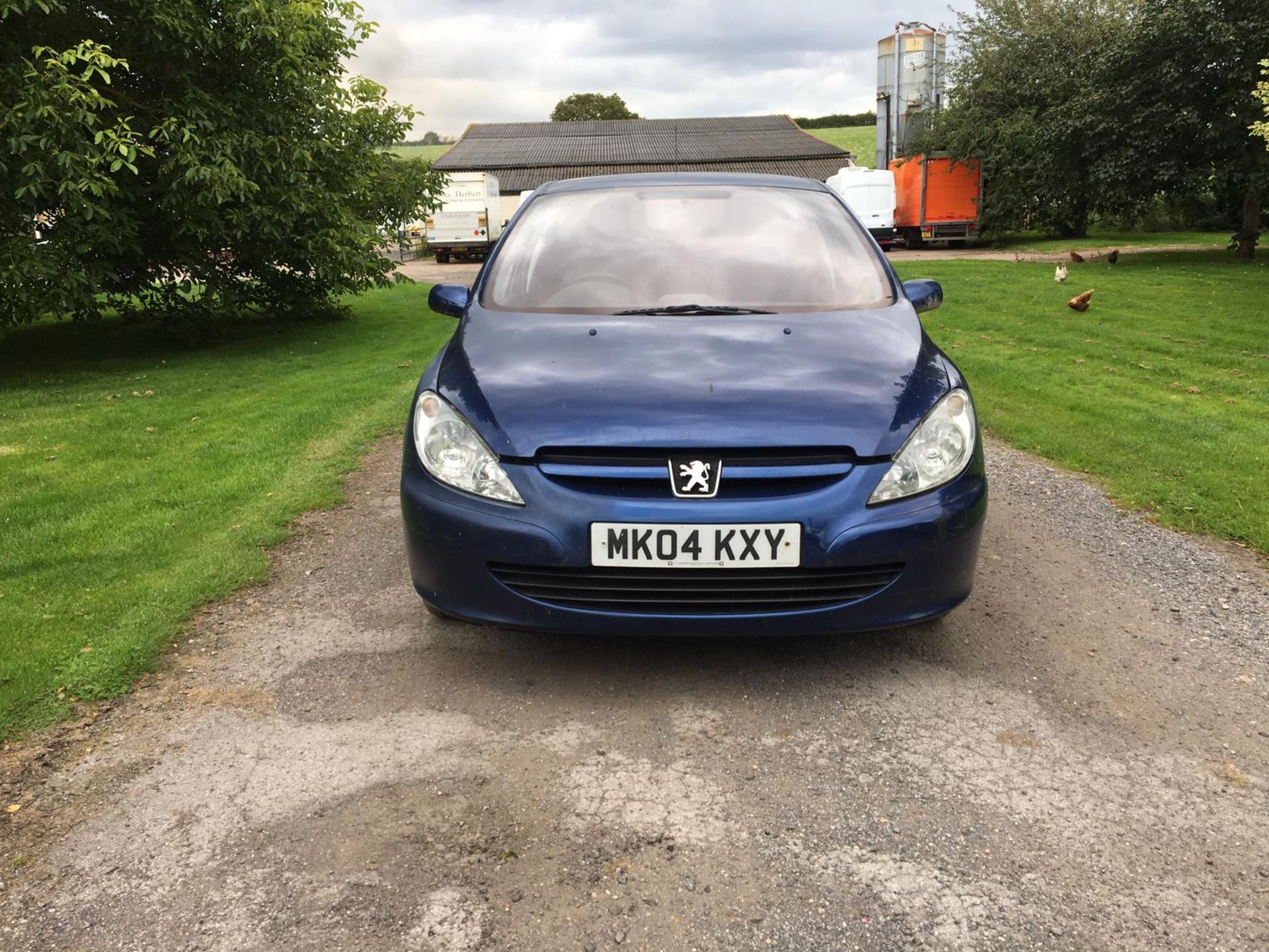 2004/04 REG PEUGEOT 307 S HDI 90 2.0 DIESEL 5 DOOR HATCHBACK, SHOWING 3 FORMER KEEPERS *NO VAT* - Image 2 of 12