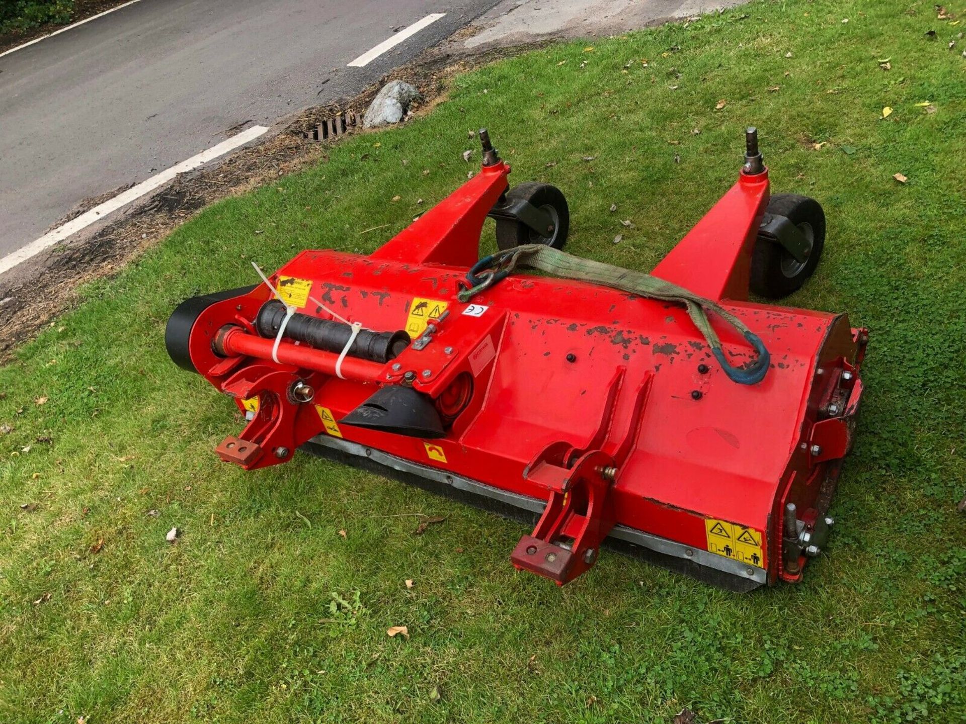 KUBOTA 3680 MOWER, YEAR 2014, COMPLETE WITH ROTARY DECK TRIMAX FLAIL DECK, 4 WHEEL DRIVE *PLUS VAT* - Image 9 of 11