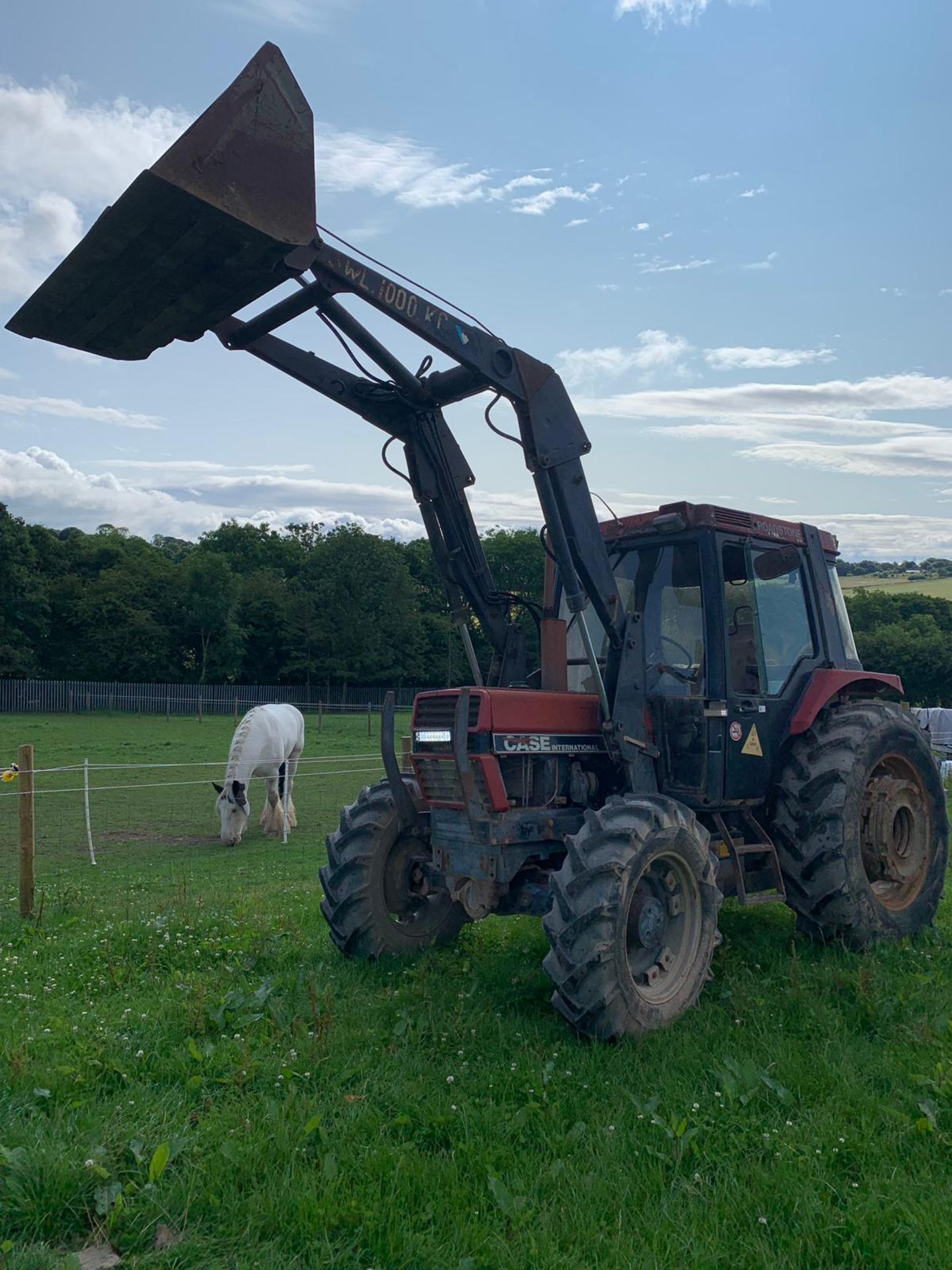 CASE INTERNATIONAL 885XL TRACTOR C/W FRONT LOADING SHOVEL ATTACHMENT SWL 1000 KG *PLUS VAT* - Bild 3 aus 13