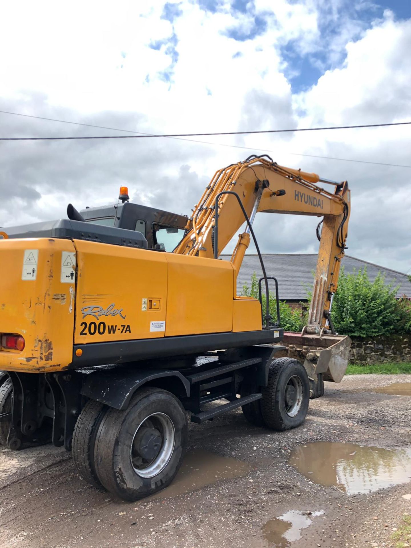 2007 HYUNDAI ROBEX 200W-7A 20 TON RUBBER DUCK WITH BLADE, RUNS, WORKS DOES WHAT IT SHOULD *PLUS VAT* - Image 3 of 8