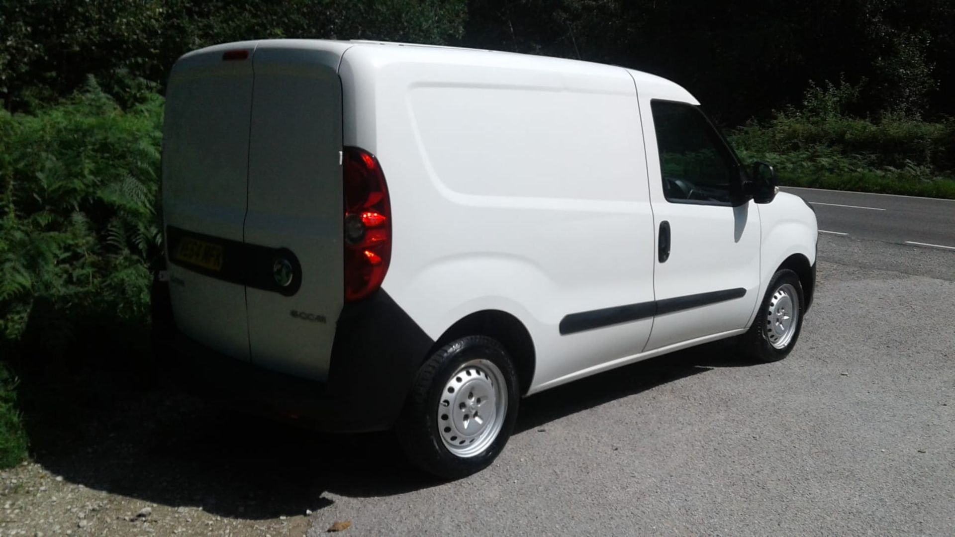 2015/64 REG VAUXHALL COMBO 2000 L1H1 CDTI SS E 1.25 DIESEL WHITE PANEL VAN, SHOWING 0 FORMER KEEPERS - Image 4 of 9