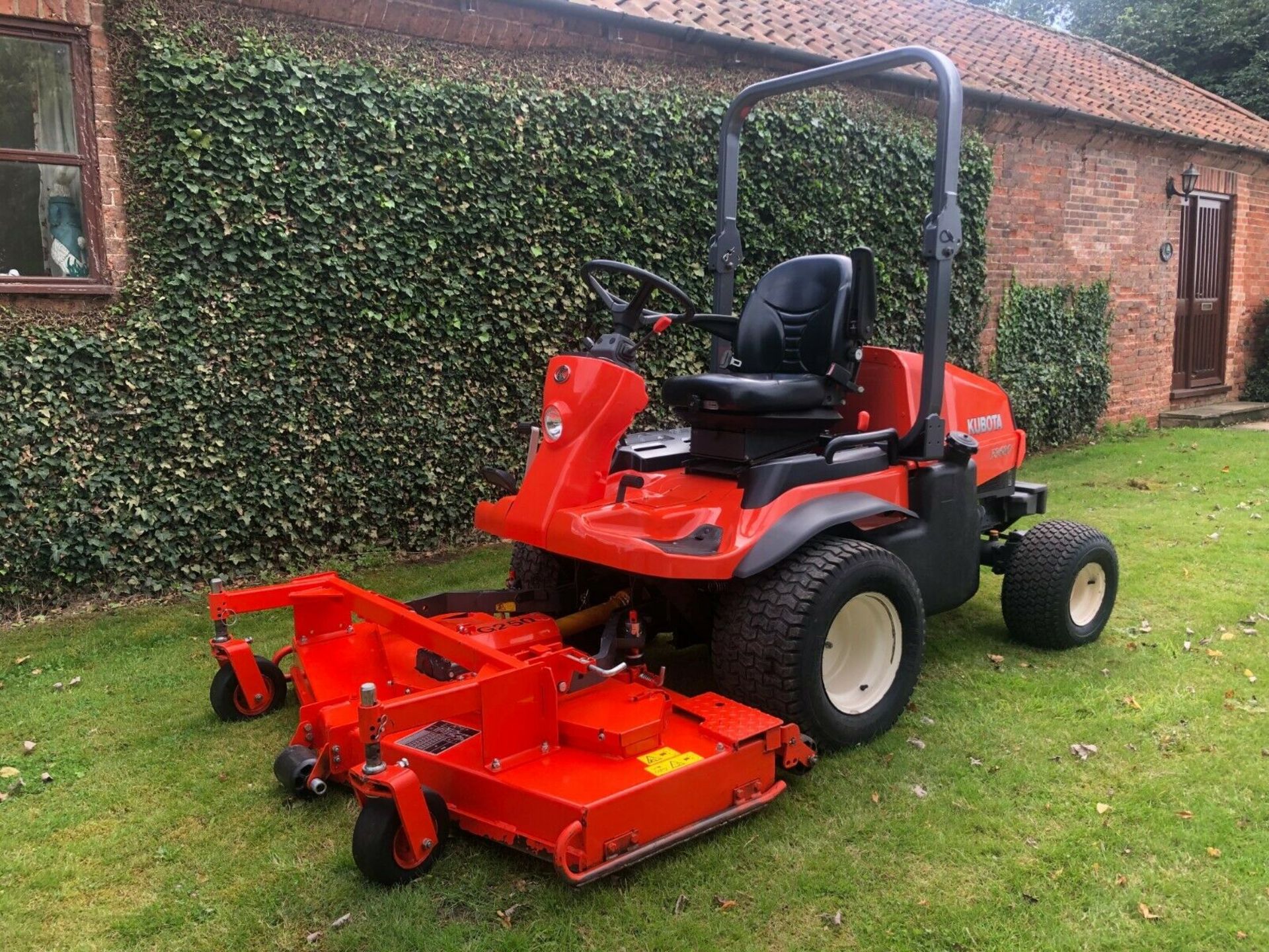 KUBOTA 3680 MOWER, YEAR 2014, COMPLETE WITH ROTARY DECK TRIMAX FLAIL DECK, 4 WHEEL DRIVE *PLUS VAT* - Bild 2 aus 11