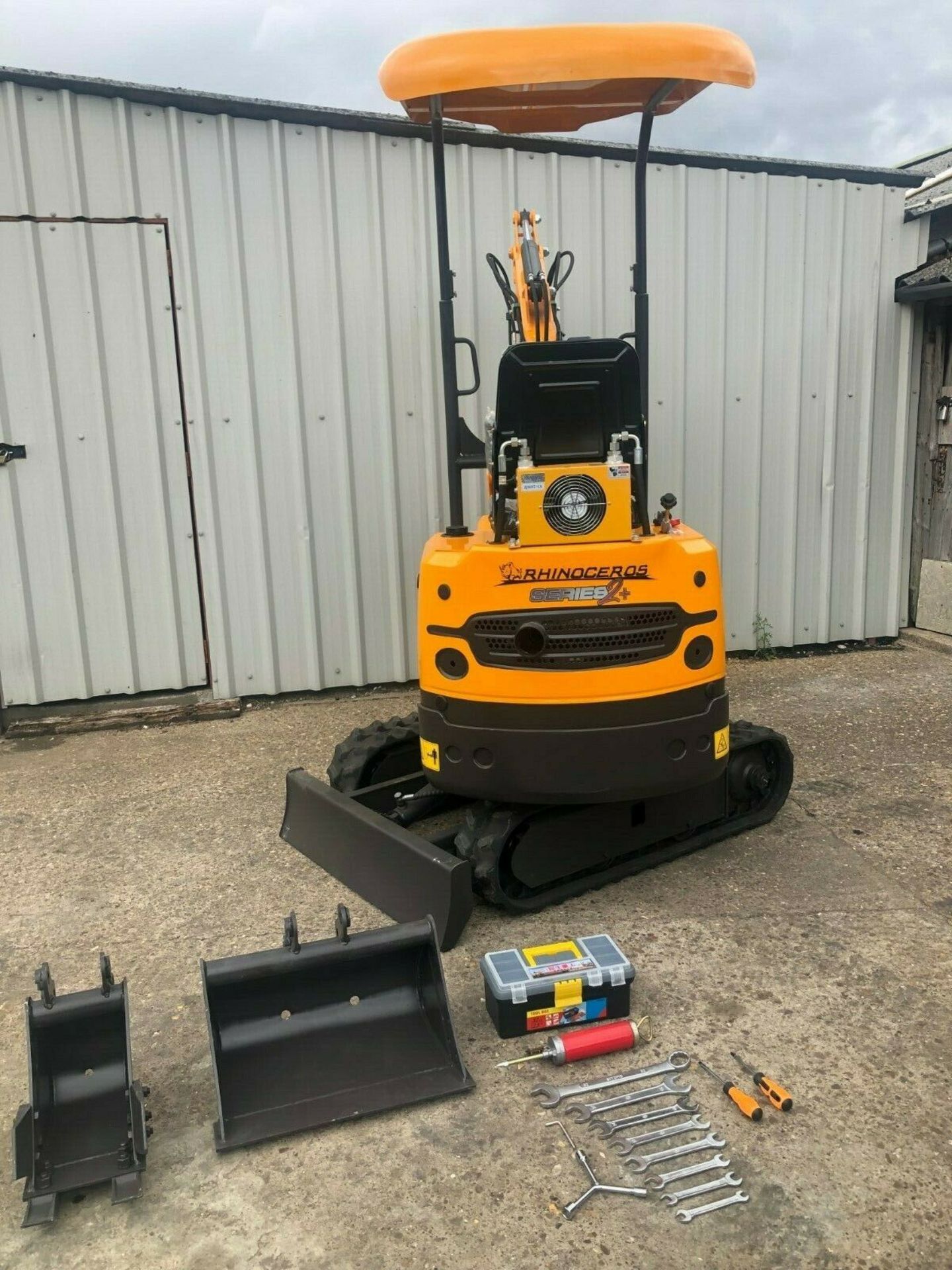 MINI EXCAVATOR BRAND NEW JUNE 2019, RHINOCEROS XN08, LATEST MODEL SERIES 2 - Image 4 of 10