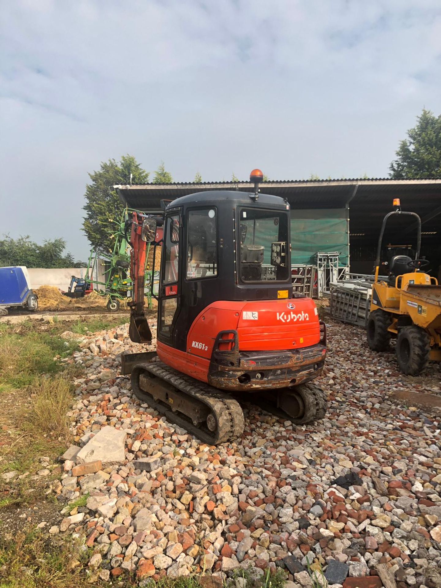 2013 KUBOTA KX61-3 2.5 TON DIGGER, SHOWING - 2350 HOURS, RUNS, WORKS & DIGS *PLUS VAT* - Image 3 of 8