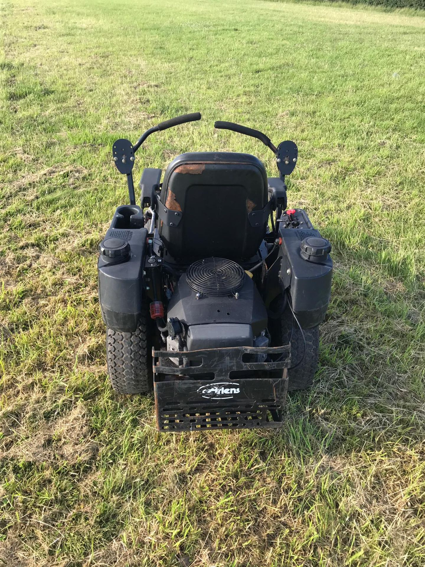 ARIENS 34 ZERO TURN RIDE ON MOWER, C/W V TWIN KAWASAKI PETROL ENGINE - EX COUNCIL *PLUS VAT* - Bild 2 aus 5