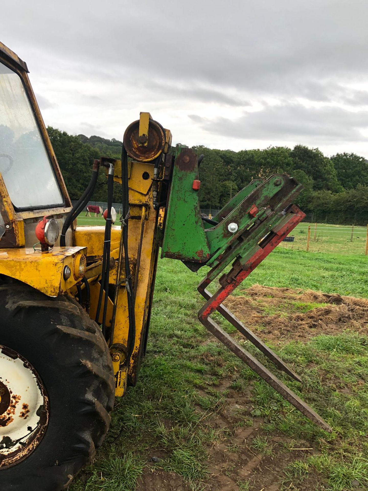 BONSER ROUGH TERRAIN FORK LIFT 3 STAGE MAST CONTAINER SPEC, RUNS WORKS AND LIFTS *NO VAT* - Image 4 of 6