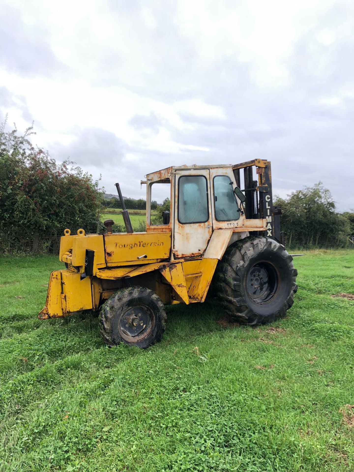 CLIMAX 3 TON ROUGH TERRAIN 4X4 FORKLIFT, RUNS WORKS LIFTS, DOES WHAT IT SHOULD *NO VAT* - Image 4 of 5