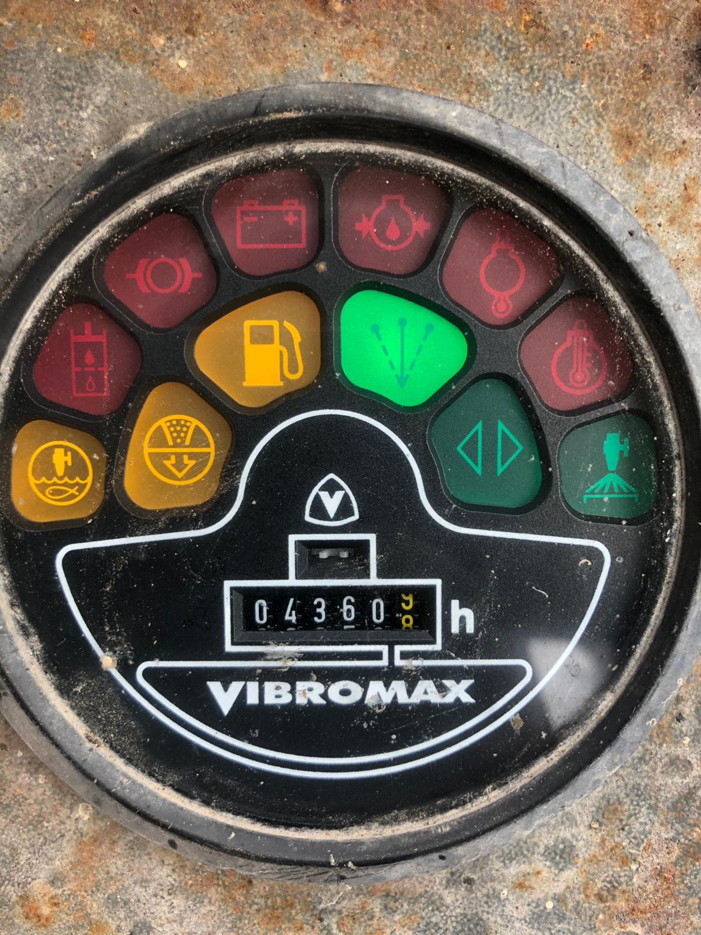 VIBROMAX W752 ROLLER, YEAR UNKNOWN, RUNS WORKS AND VIBRATES *PLUS VAT* - Image 6 of 6