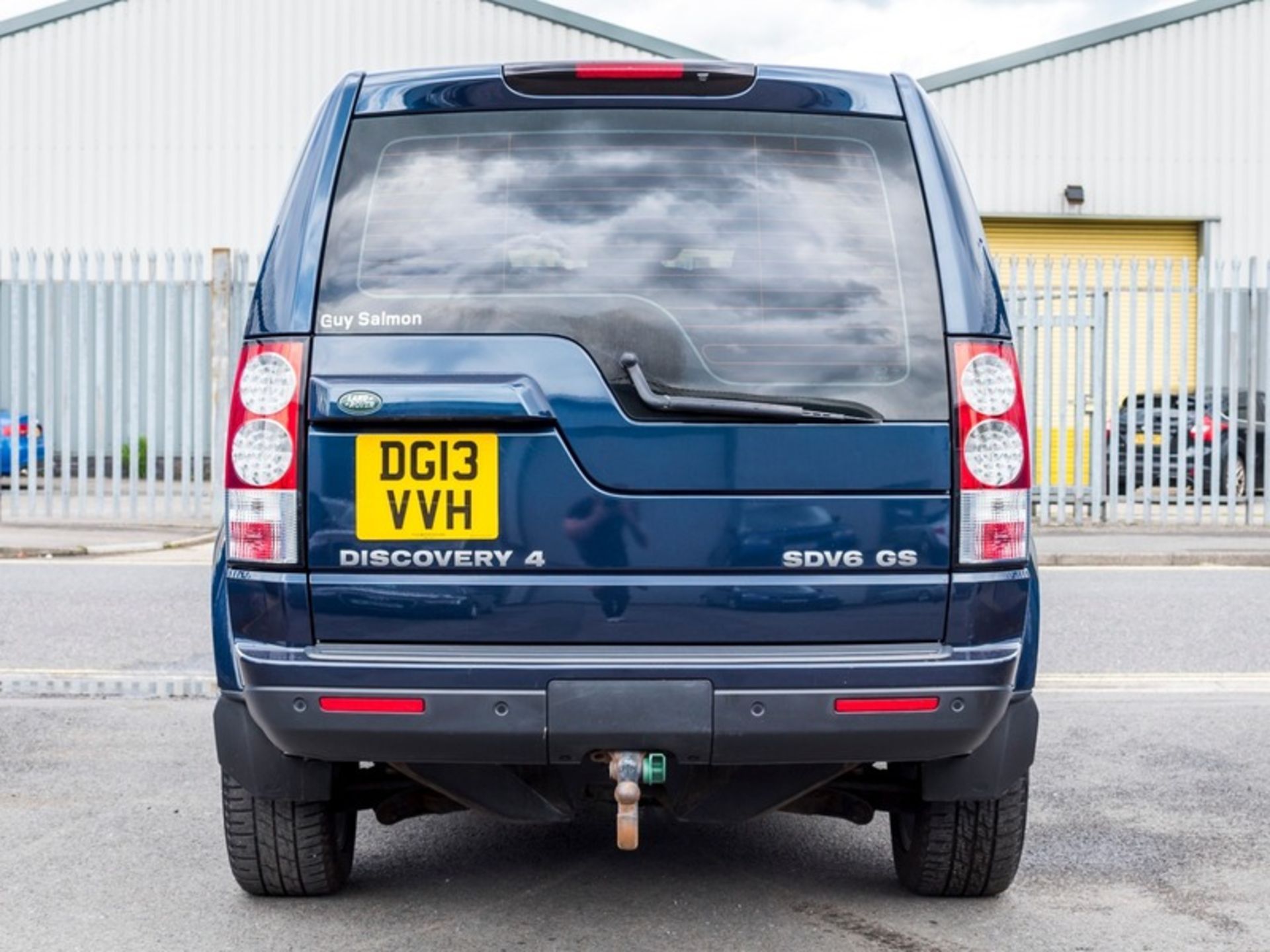 2013/13 REG LAND ROVER DISCOVERY GS SDV6 AUTO 3.0 DIESEL 4X4, SHOWING 1 FORMER KEEPER - 7 SEATER - Image 3 of 21