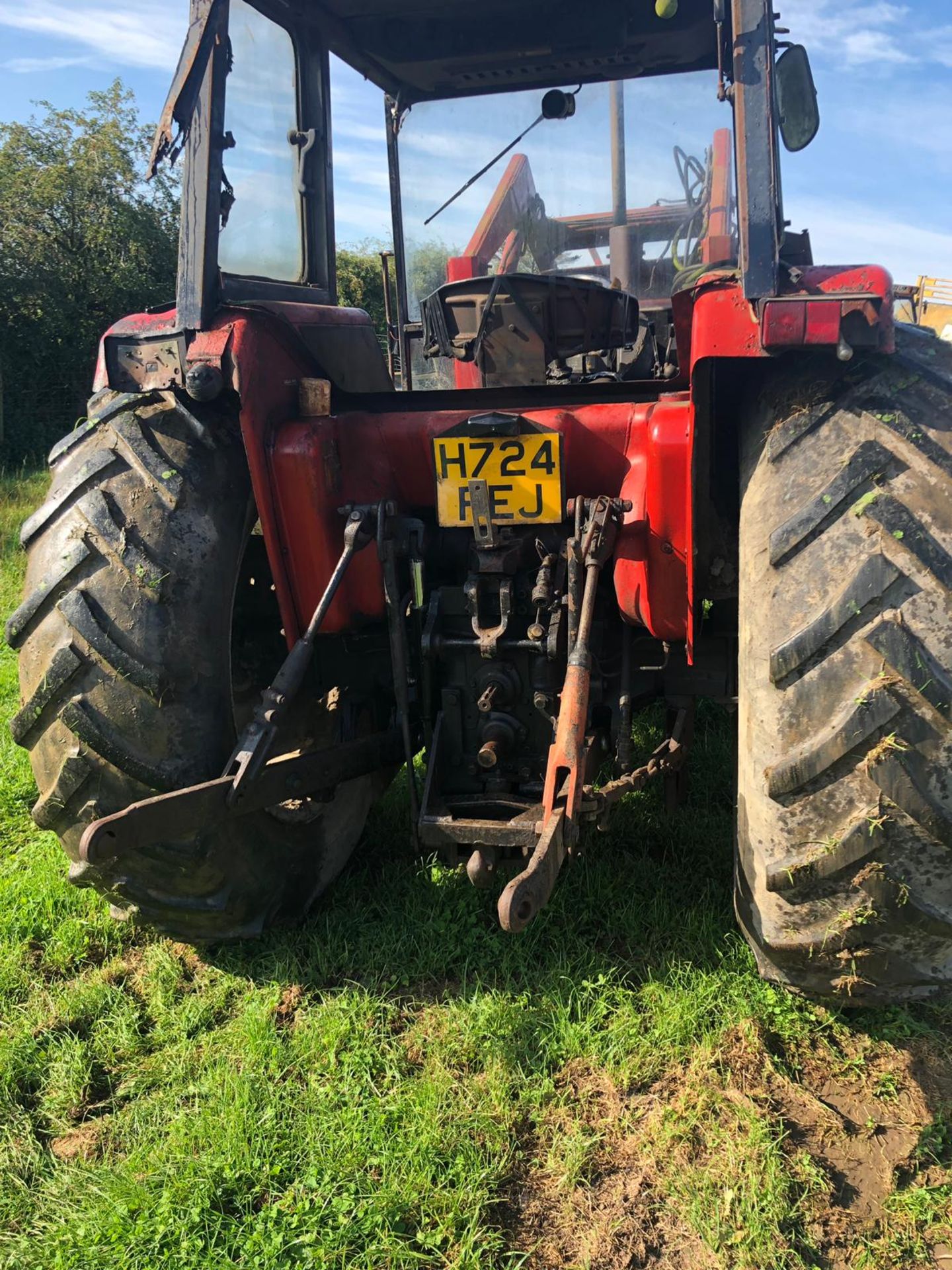 CASE INTERNATIONAL 895 LOADER TRACTOR, RUNS AND WORKS, DOES WHAT IT SHOULD, 4 WHEEL DRIVE *PLUS VAT* - Image 2 of 8