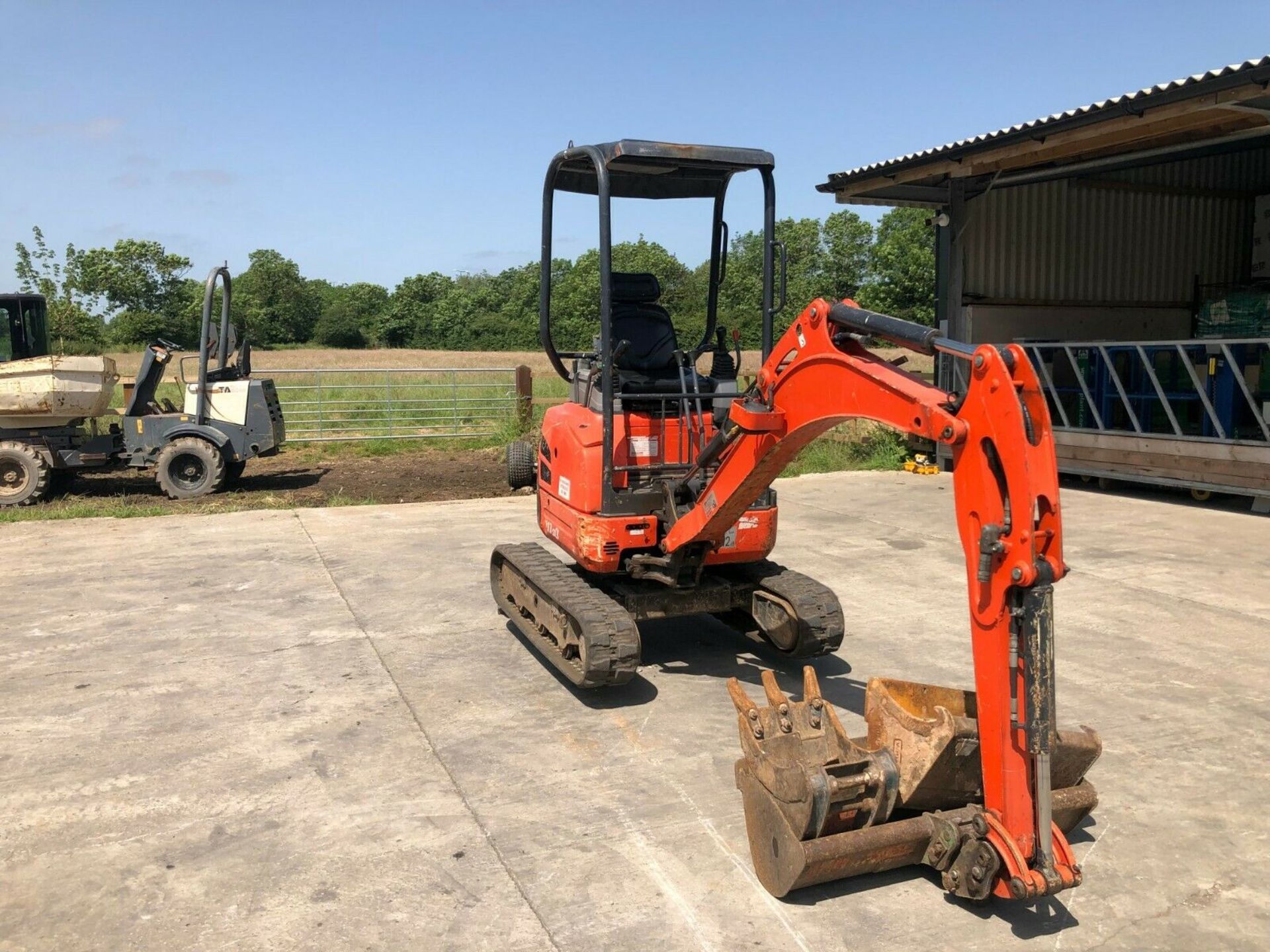 KUBOTA U17-3A EXCAVATOR, 1.7 TON, COMPLETE WITH 3 BUCKETS, YEAR 2014 *PLUS VAT* - Image 6 of 9