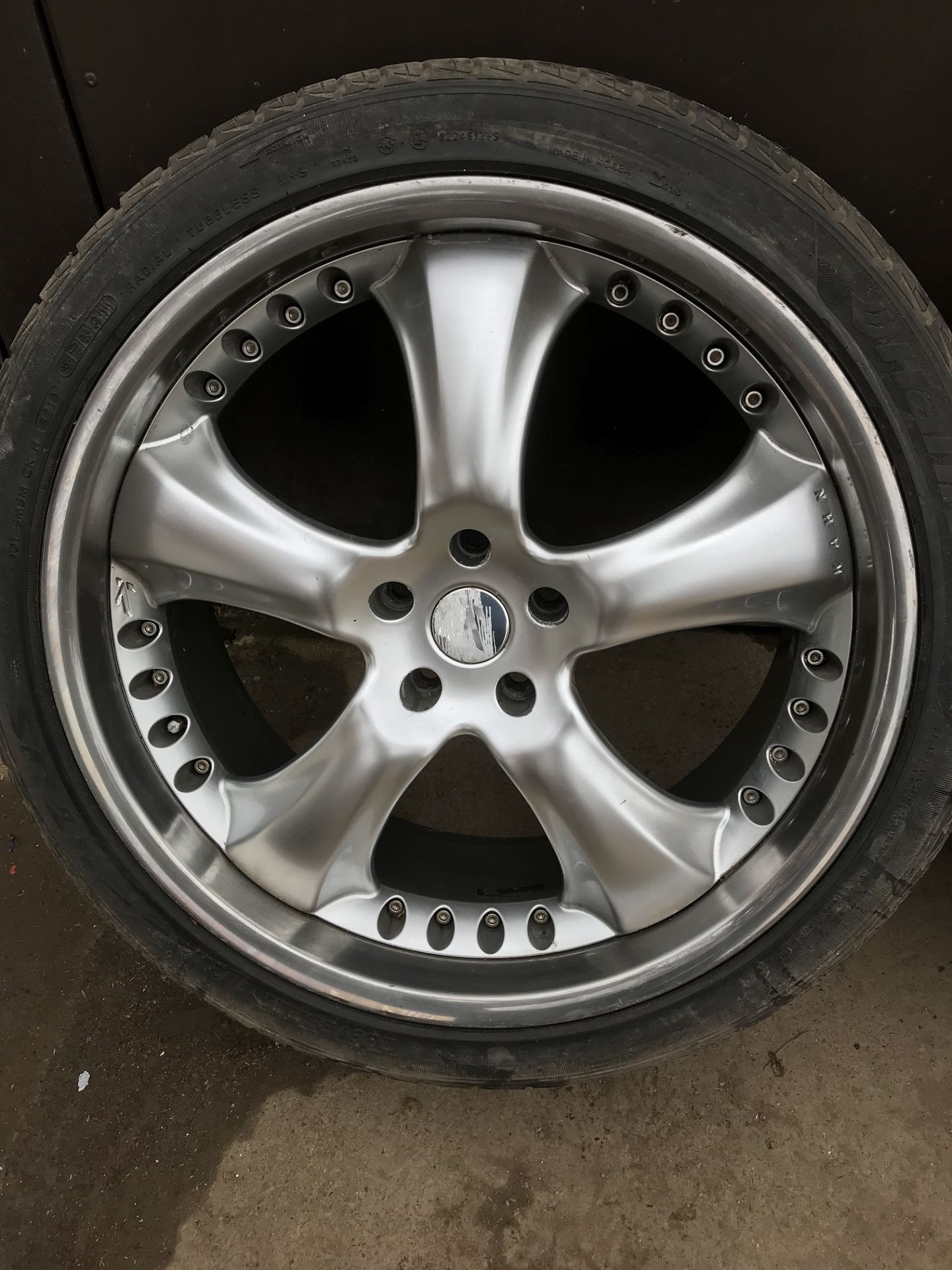 KAHN 22" ALLOY WHEELS AND TYRES. SIZE 285/35R 22 108W *PLUS VAT* - Image 2 of 5
