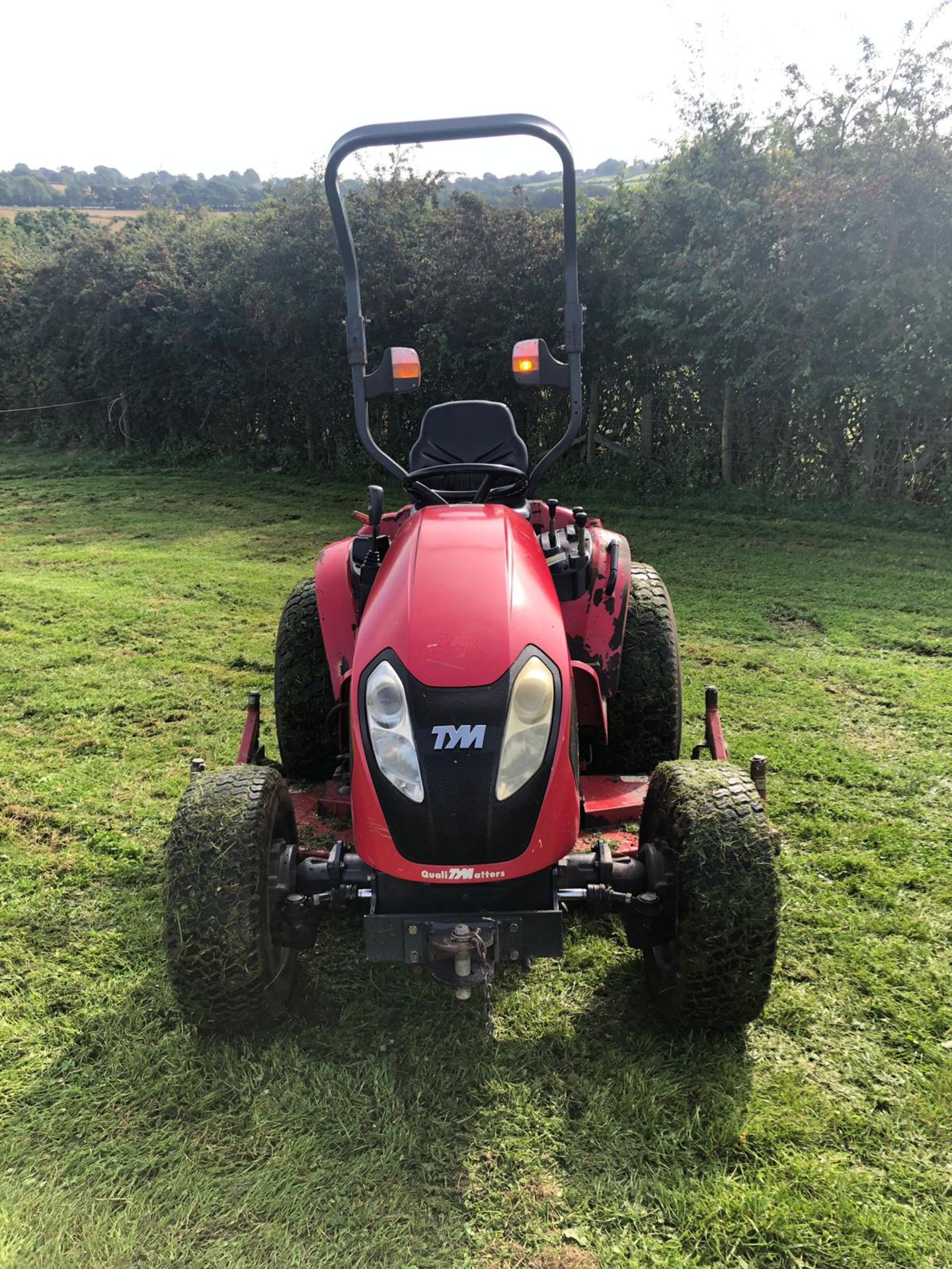 TYM T273 HST COMPACT TRACTOR WITH MOWER DECK, RUNS WORKS AND CUTS *PLUS VAT* - Image 2 of 5