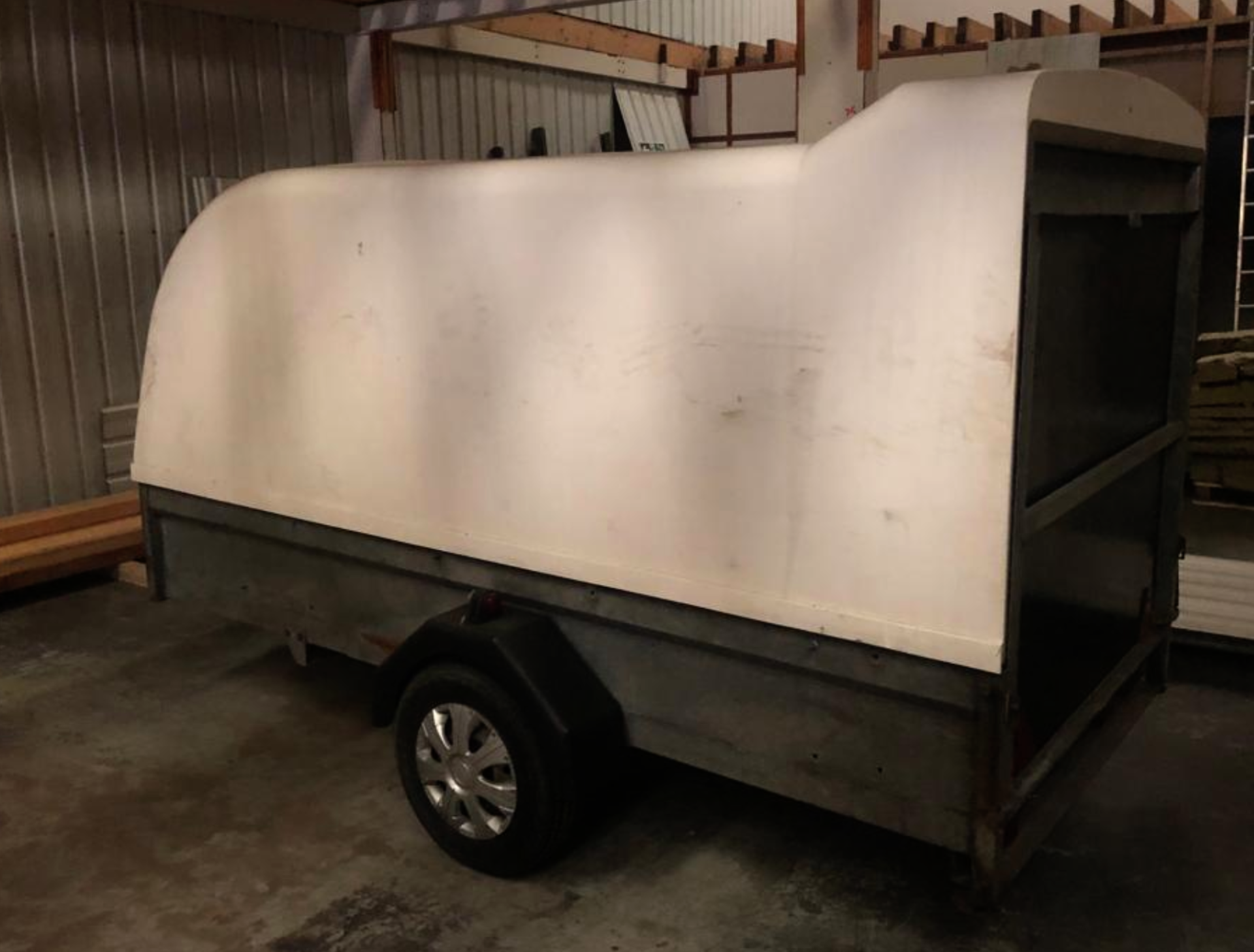 SPECIALIST SINGLE AXLE TOWABLE MOTORBIKE TRANSPORT COVERED TRAILER RAMP *PLUS VAT* - £1500 RESERVE! - Image 2 of 9