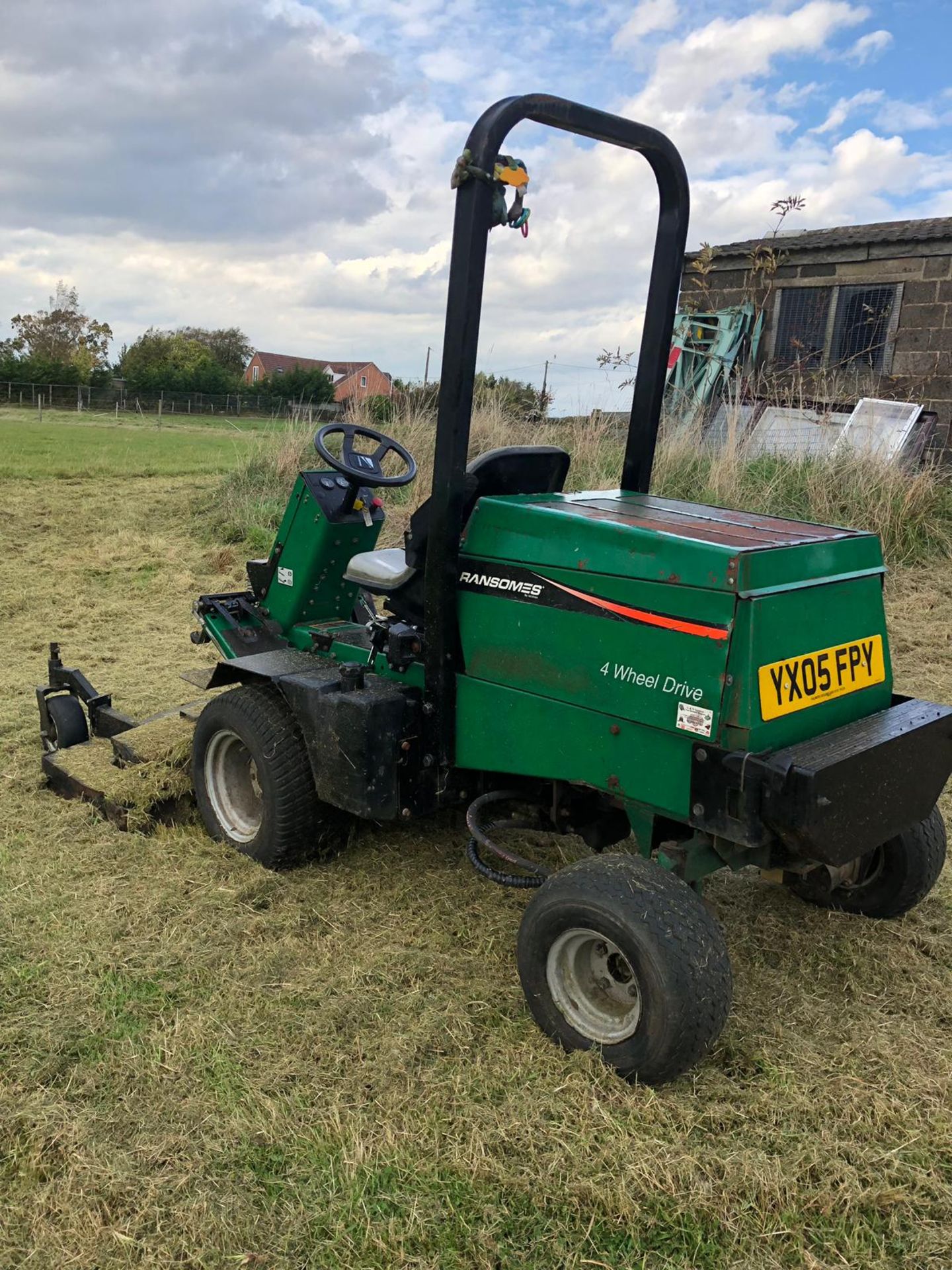 2005/05 REG RANSOMES FRONTLINE 728D 4 WHEEL DRIVE RIDE ON DIESEL LAWN MOWER *PLUS VAT* - Image 6 of 8