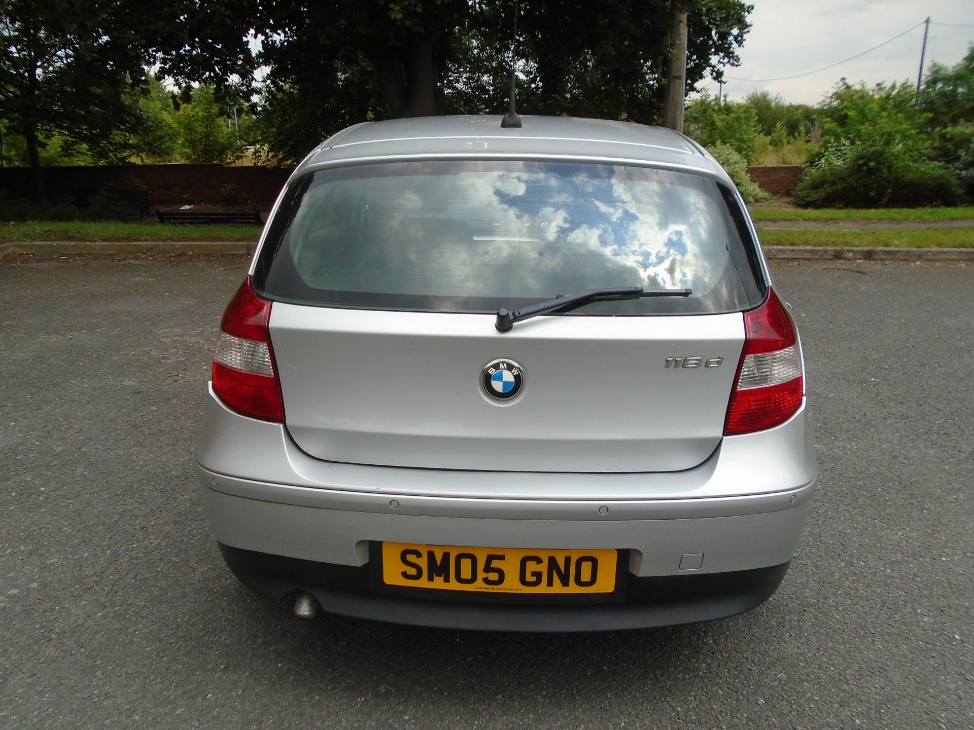 2005/05 REG BMW 120D SE 2.0 DIESEL 5 DOOR HATCHBACK SILVER, SHOWING 2 FORMER KEEPERS *NO VAT* - Image 6 of 7