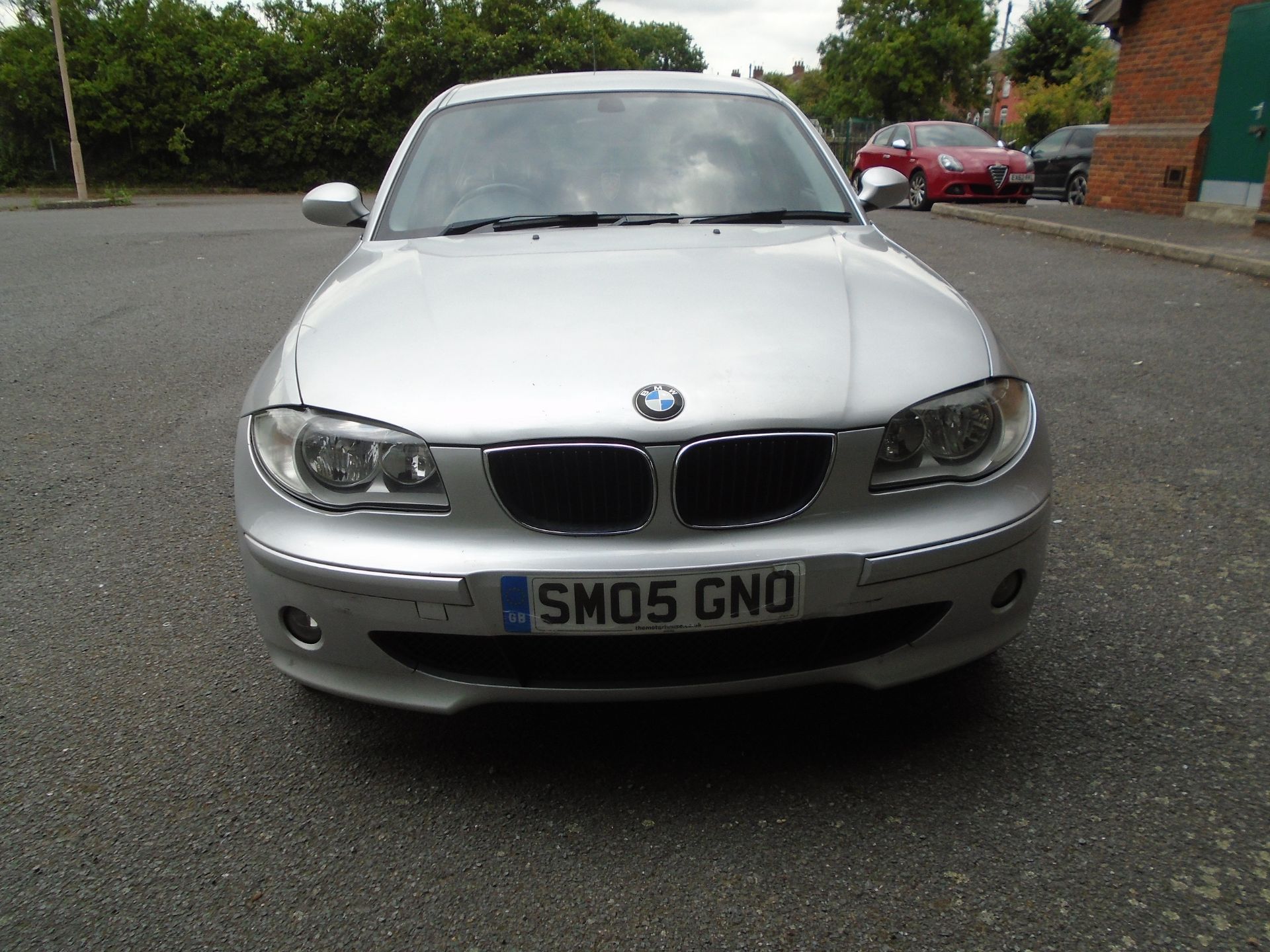 2005/05 REG BMW 120D SE 2.0 DIESEL 5 DOOR HATCHBACK SILVER, SHOWING 2 FORMER KEEPERS *NO VAT* - Image 2 of 7