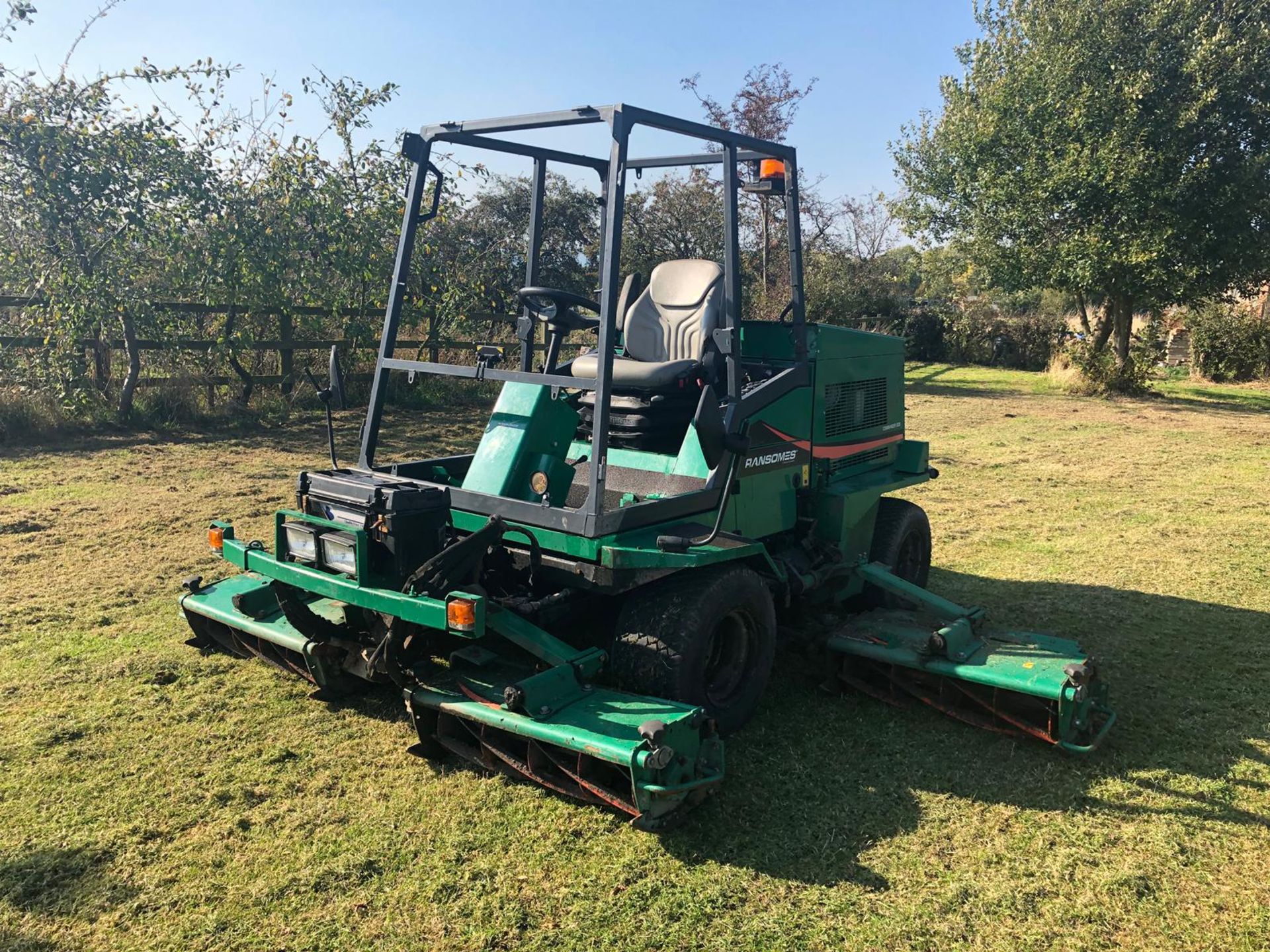 2012 RANSOMES COMMANDER 3520 OPEN CAB 5 GANG MOWER *PLUS VAT* - Image 6 of 18