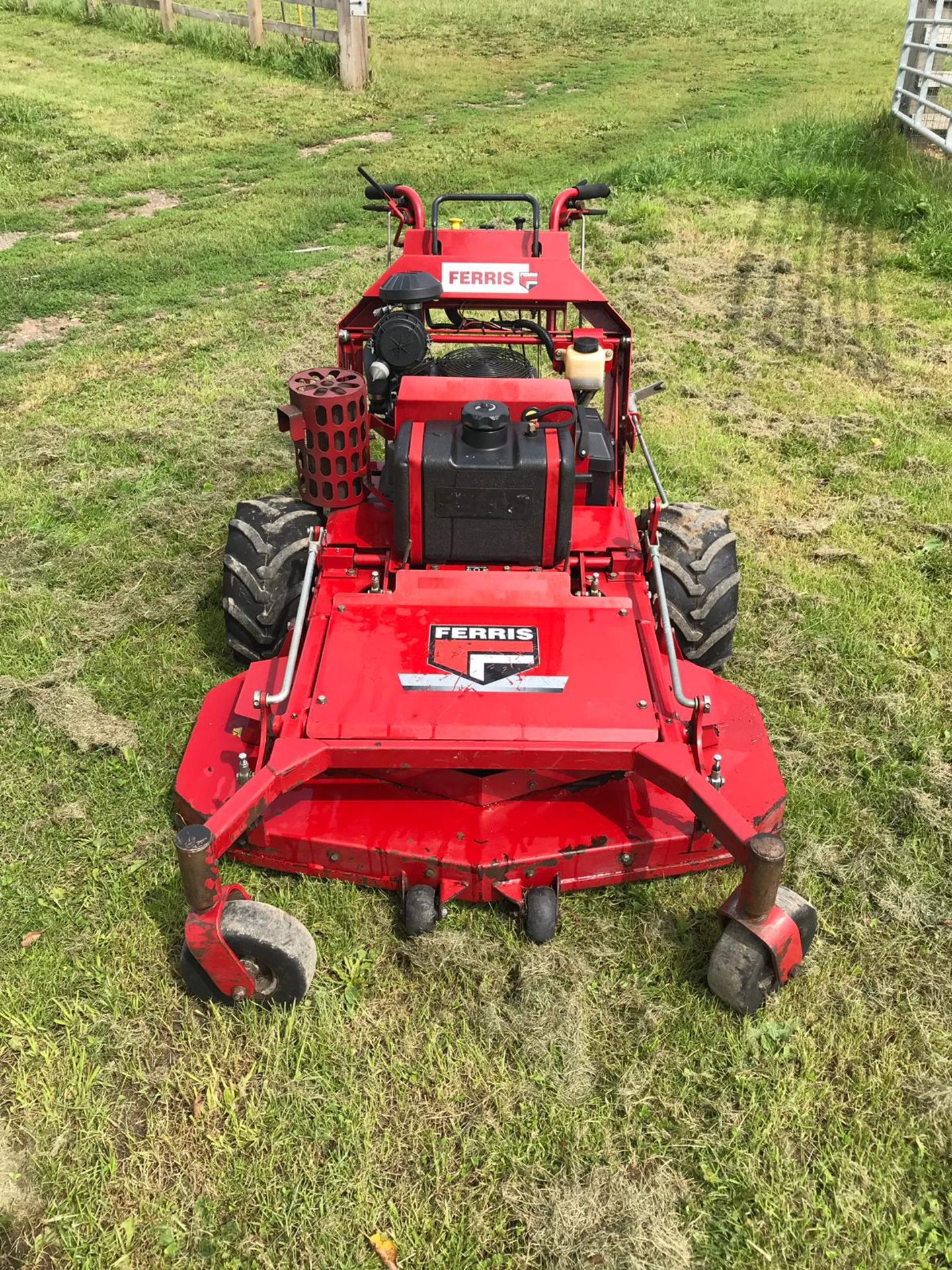 FERRIS WALK BEHIND MOWER, MODEL 5900688, V TWIN KAWASAKI ENGINE, YEAR 2009, EX-COUNCIL *PLUS VAT* - Image 3 of 5