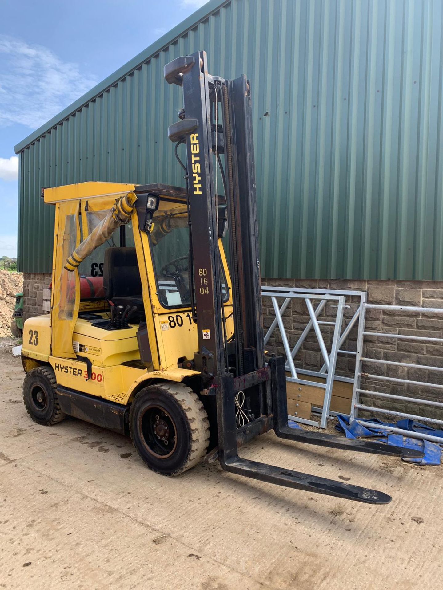 2003 HYSTER H3.00XM GAS POWERED 3000 KG CAPACITY FORKLIFT *PLUS VAT* - Image 3 of 8