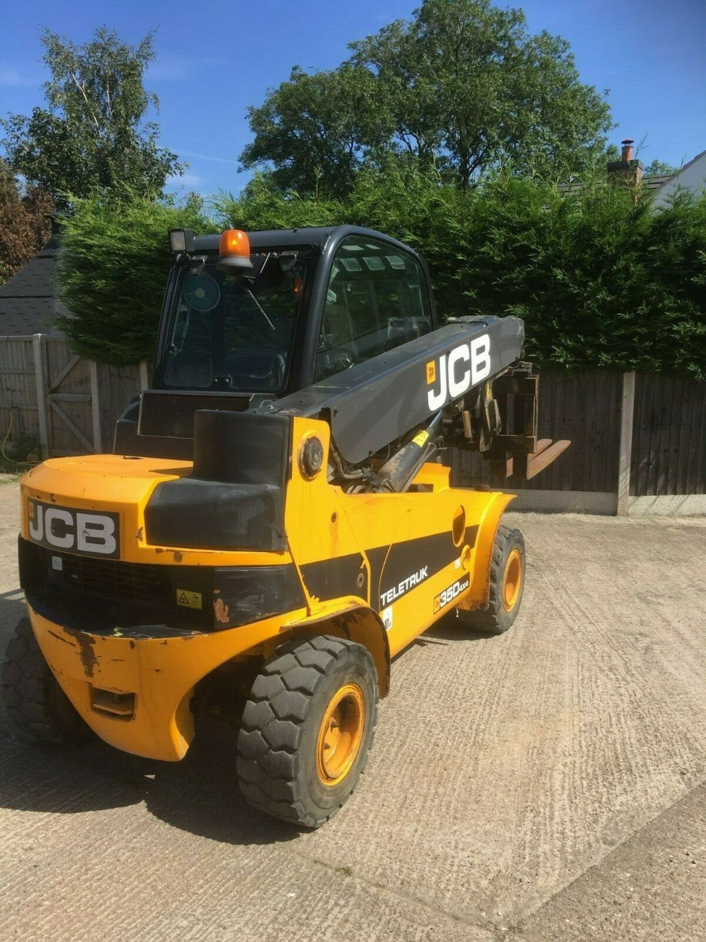 JCB TELETRUK 35D, 4X4, 3.5 TON, YEAR 2015, ONLY 2,400 HOURS *PLUS VAT* - Image 2 of 4