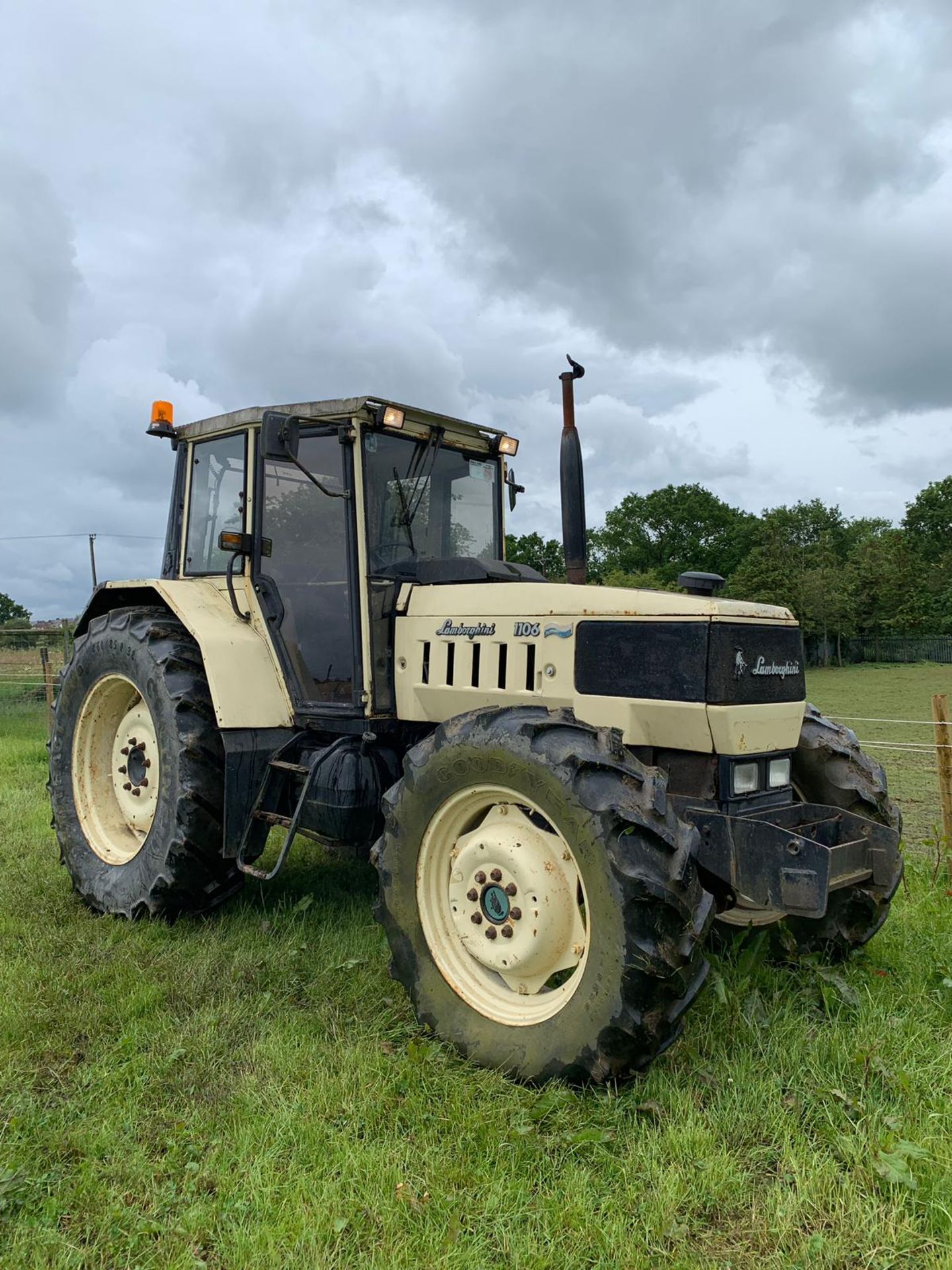 LAMBORGHINI 1106 TRACTOR *PLUS VAT* - Image 2 of 13