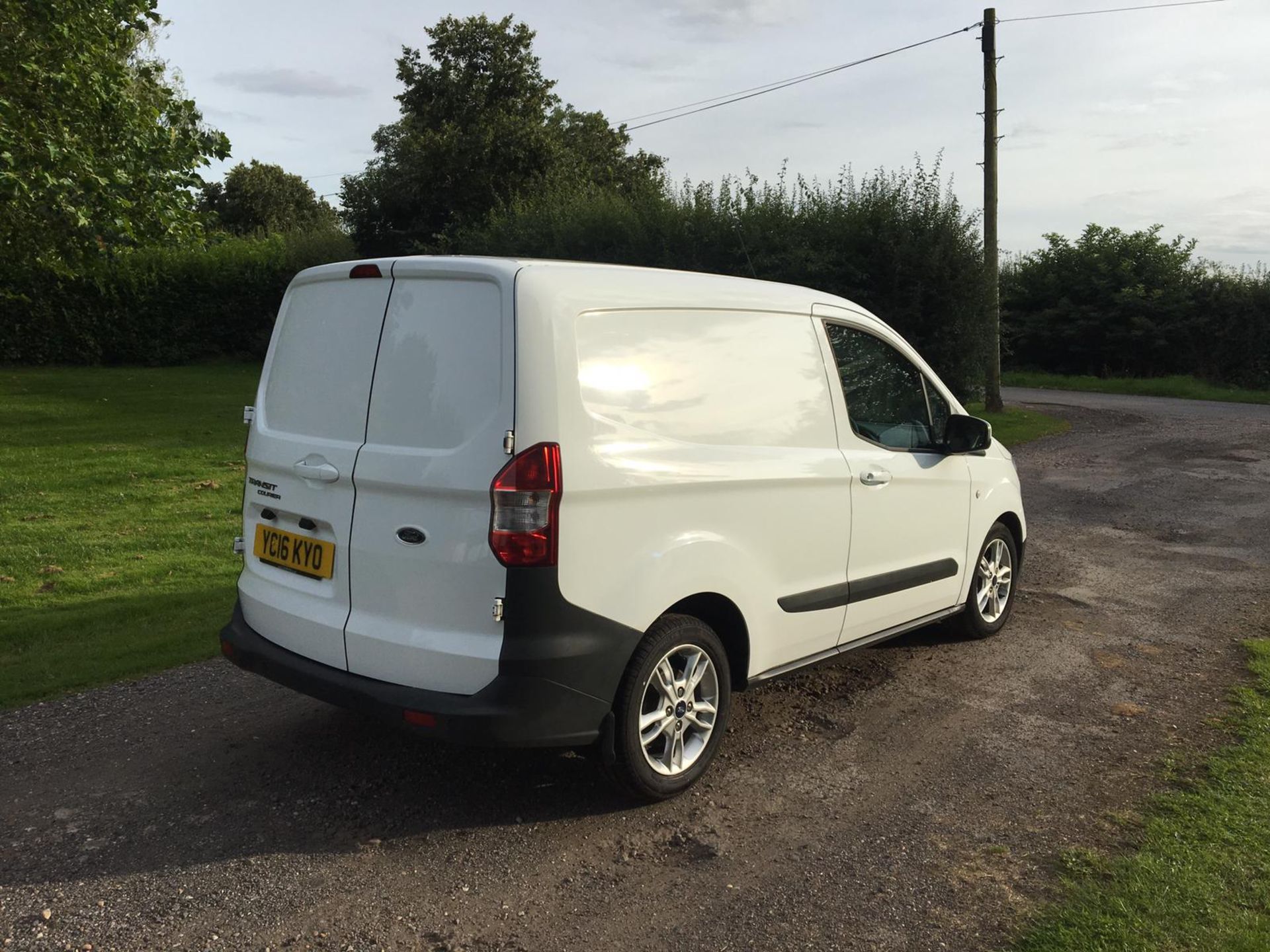 2016/16 REG FORD TRANSIT COURIER BASE TDCI 1.5 DIESEL PANEL VAN, SHOWING 0 FORMER KEEPERS *NO VAT* - Image 6 of 12