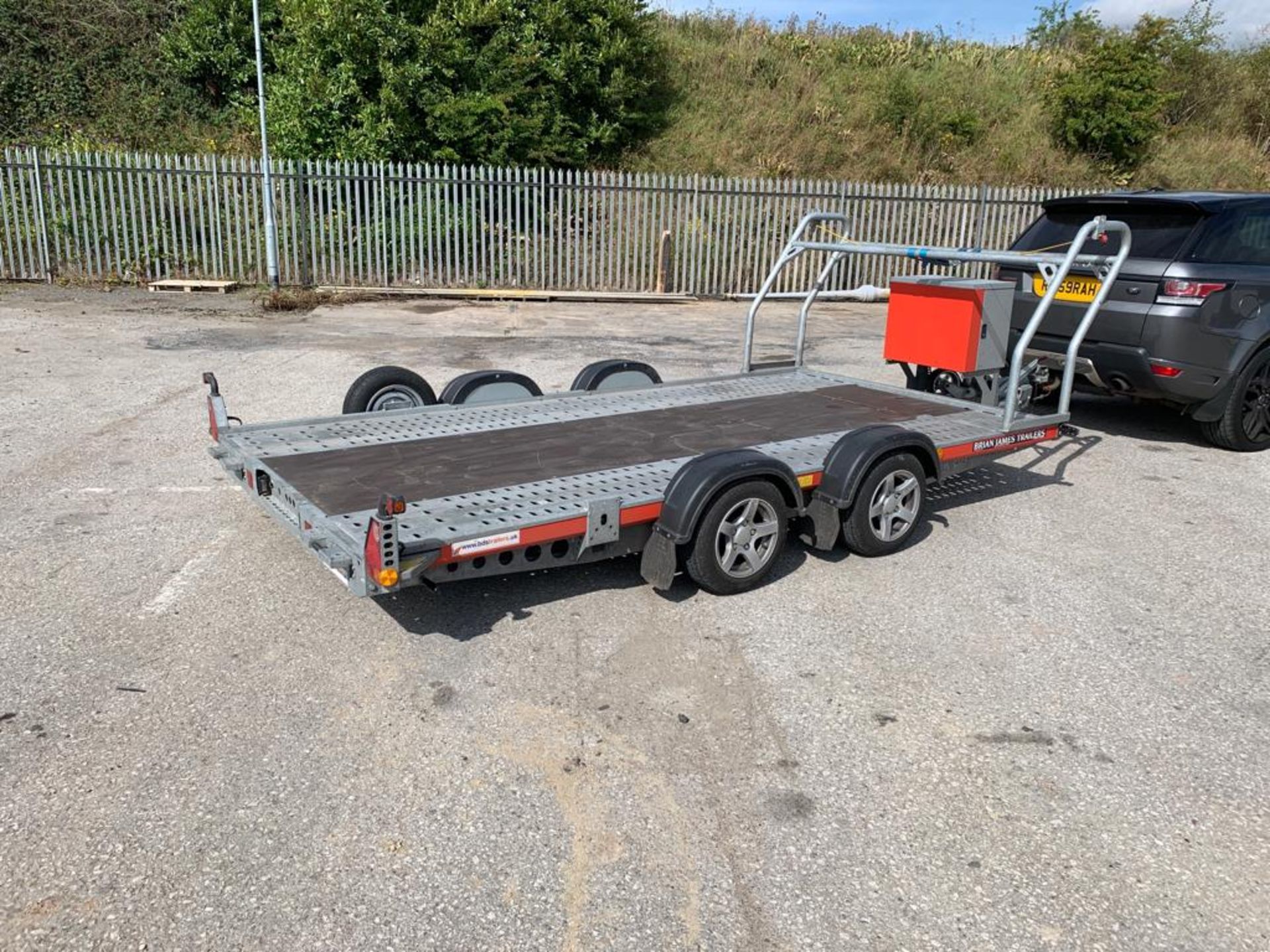 BRIAN JAMES TRAILERS TWIN AXLE 2600KG VEHICLE TRAILER WITH WHEEL RACK & STORAGE *PLUS VAT* - Image 9 of 9