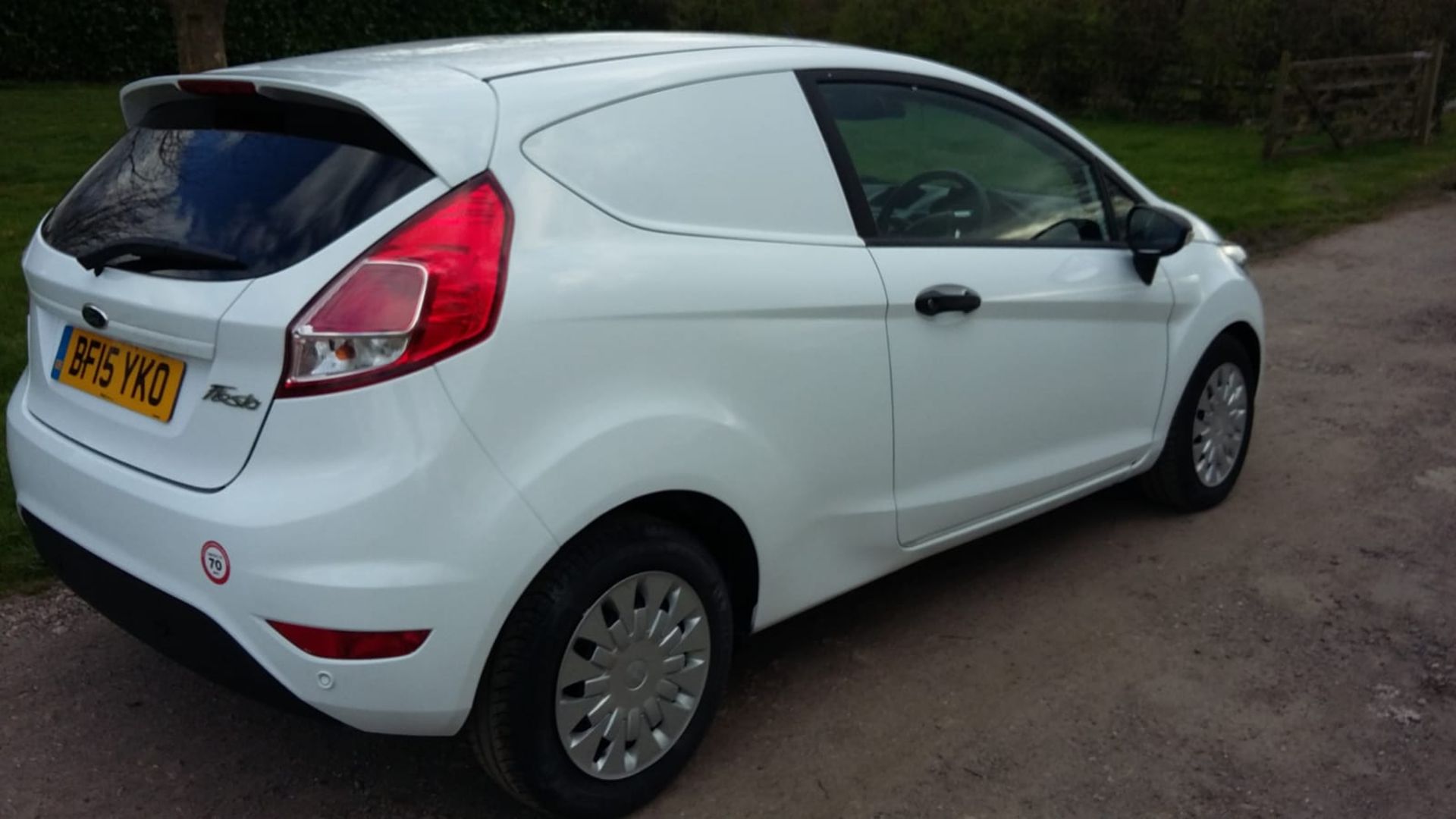 2015/15 REG FORD FIESTA ECONETIC TECH TDCI 1.6 CAR DERIVED VAN, SHOWING 0 FORMER KEEPERS *NO VAT* - Image 4 of 7