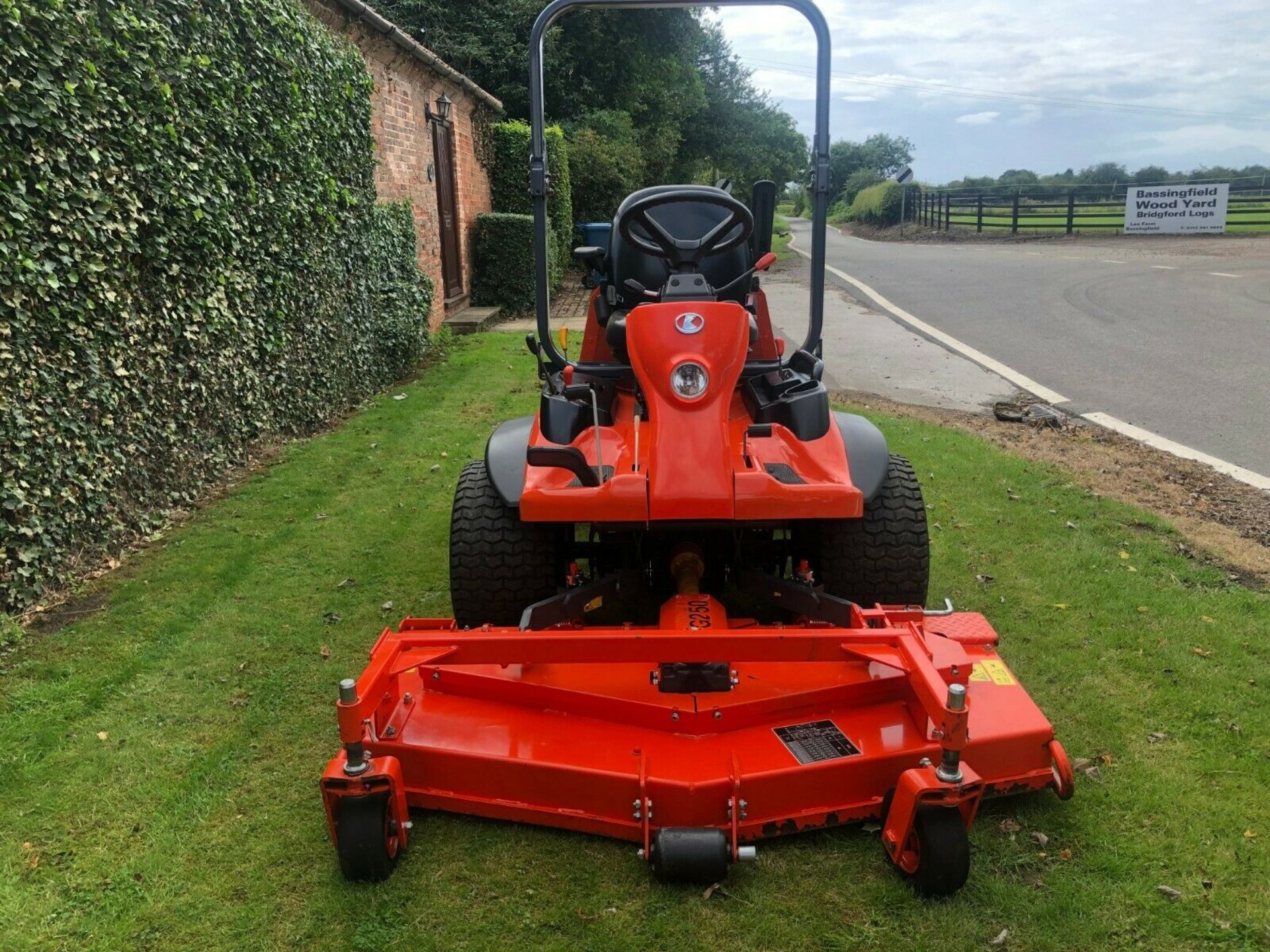 KUBOTA 3680 MOWER, YEAR 2014, COMPLETE WITH ROTARY DECK TRIMAX FLAIL DECK, 4 WHEEL DRIVE *PLUS VAT* - Image 10 of 11