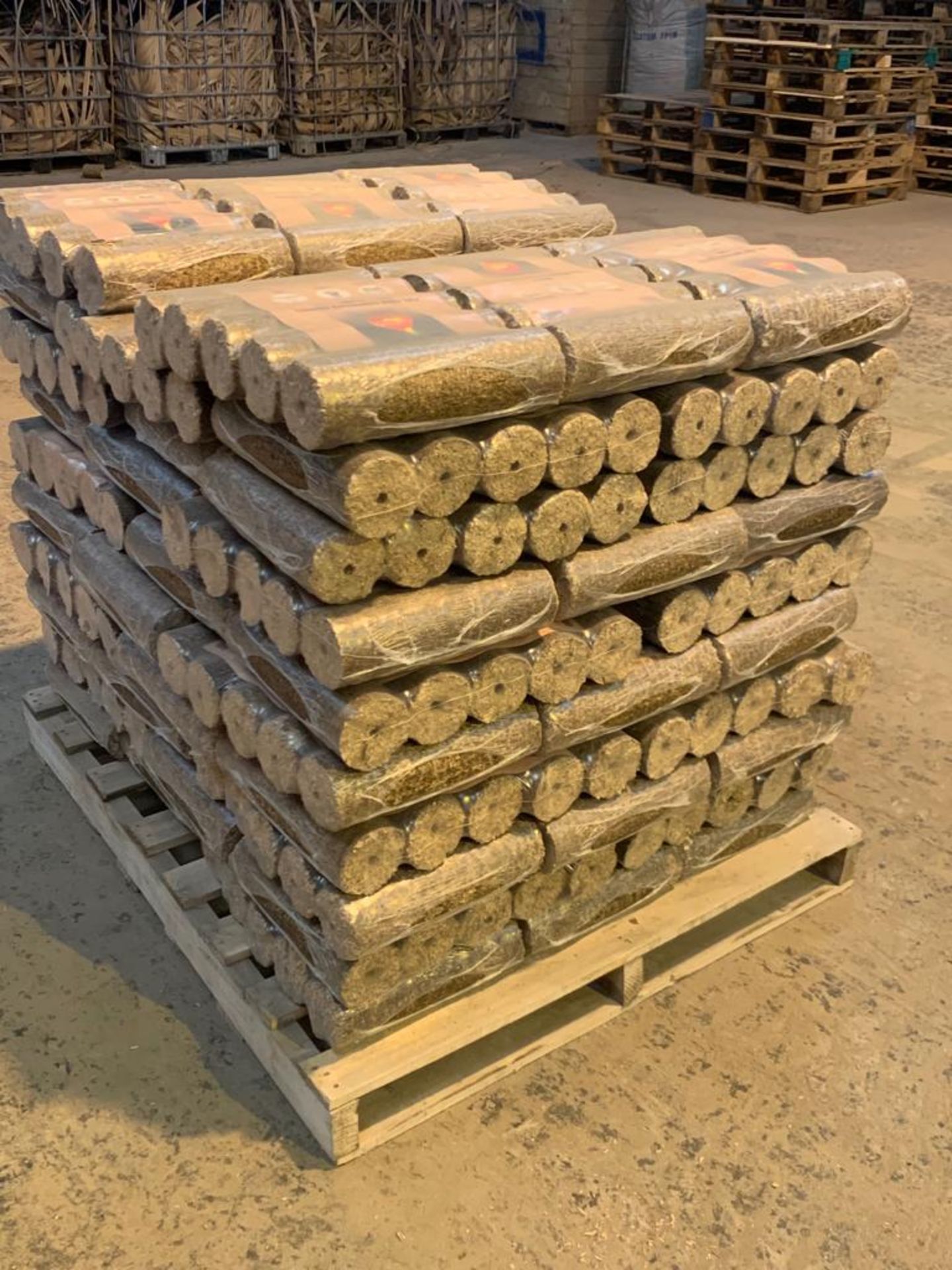BRAND NEW STILL IN PACKAGING WOOD BRIQUETTES (1) *PLUS VAT*