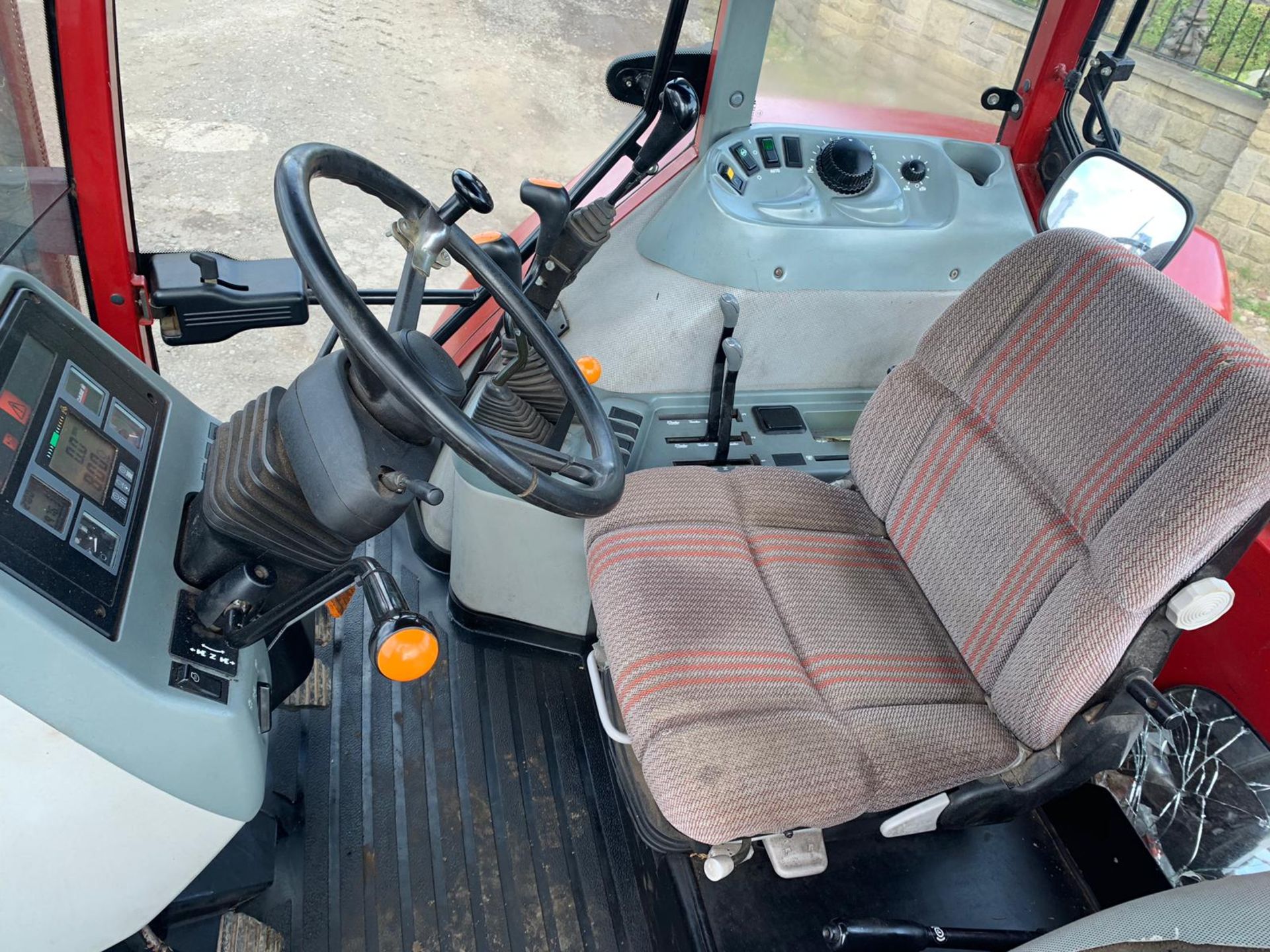 2002 CASE IH CX100 DELUXE MODEL 100 HP 4WD DIESEL TRACTOR C/W FRONT ATTACHMENT, CAB HEATER - Image 8 of 12